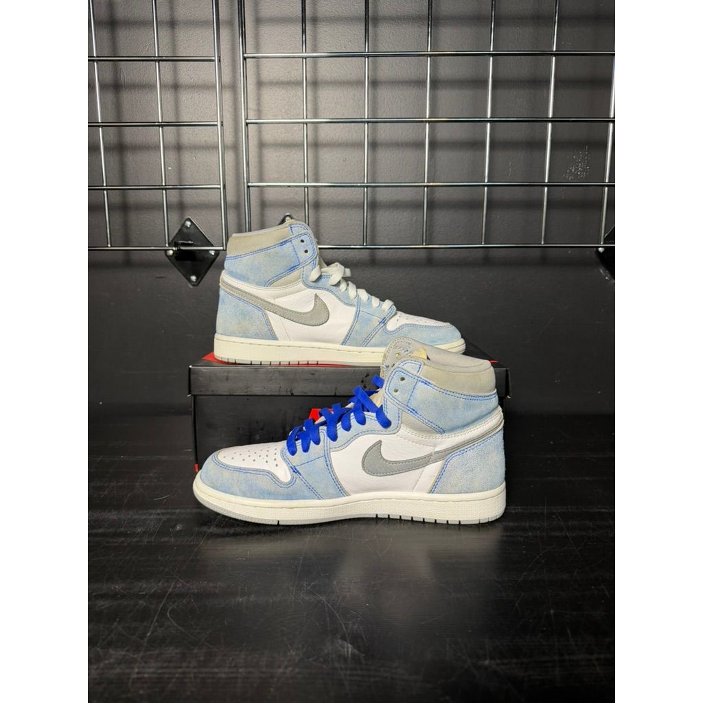 Air Jordan 1 Retro High "Hyper Royal Smoke Grey" **PRE-OWNED**