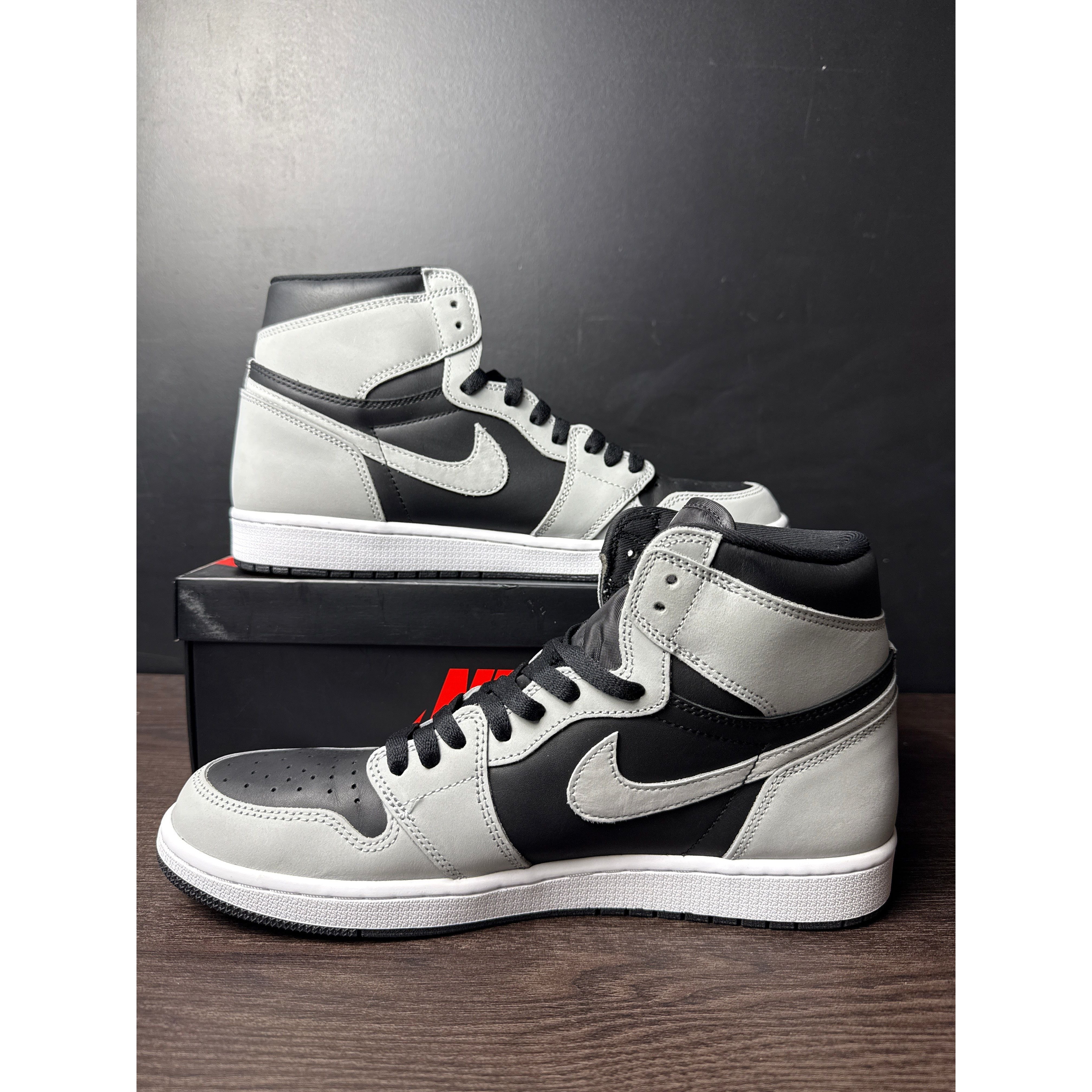 Air Jordan 1 Retro High "Shadow 2.0" **PRE-OWNED**