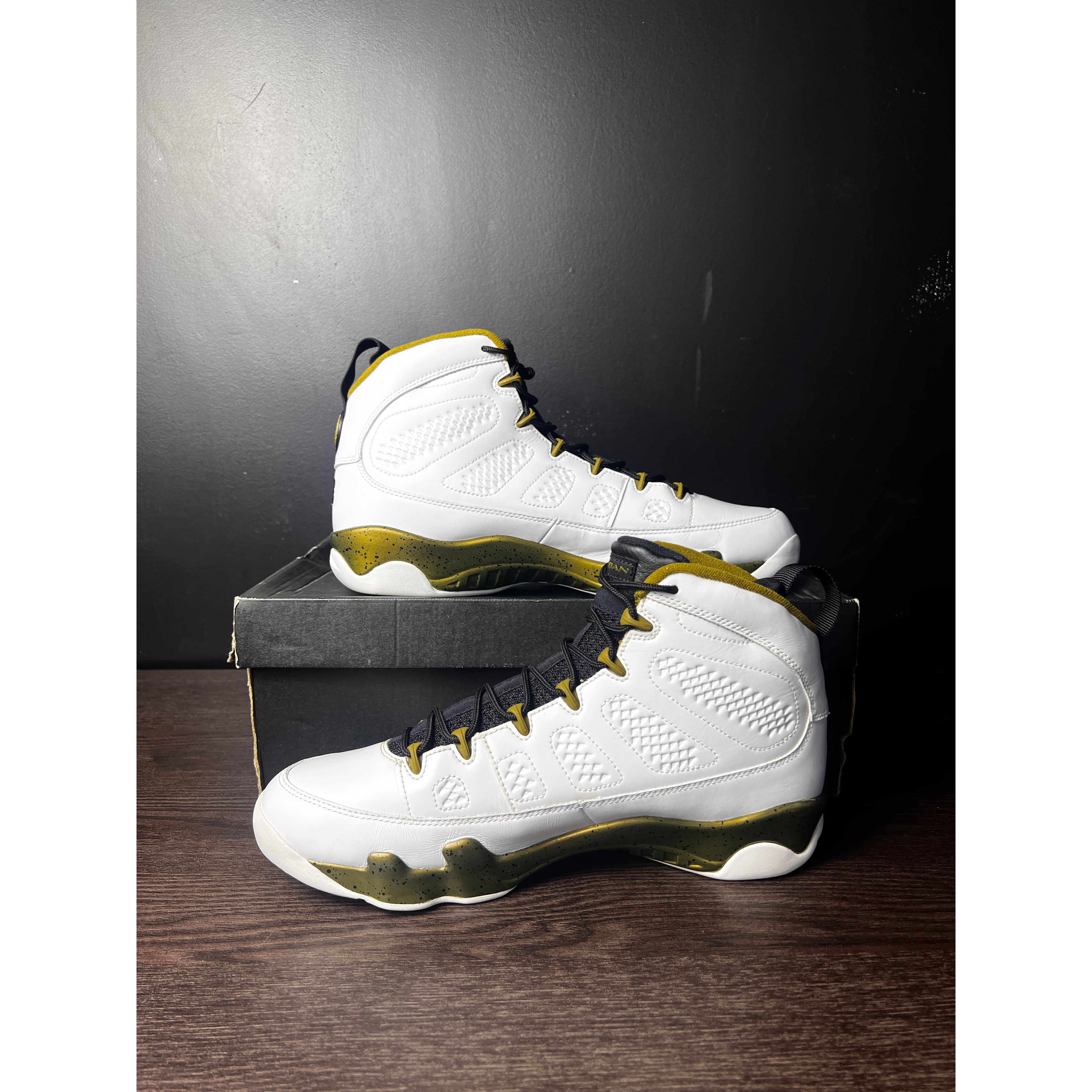 Air Jordan 9 Retro "Statue" **PRE-OWNED**