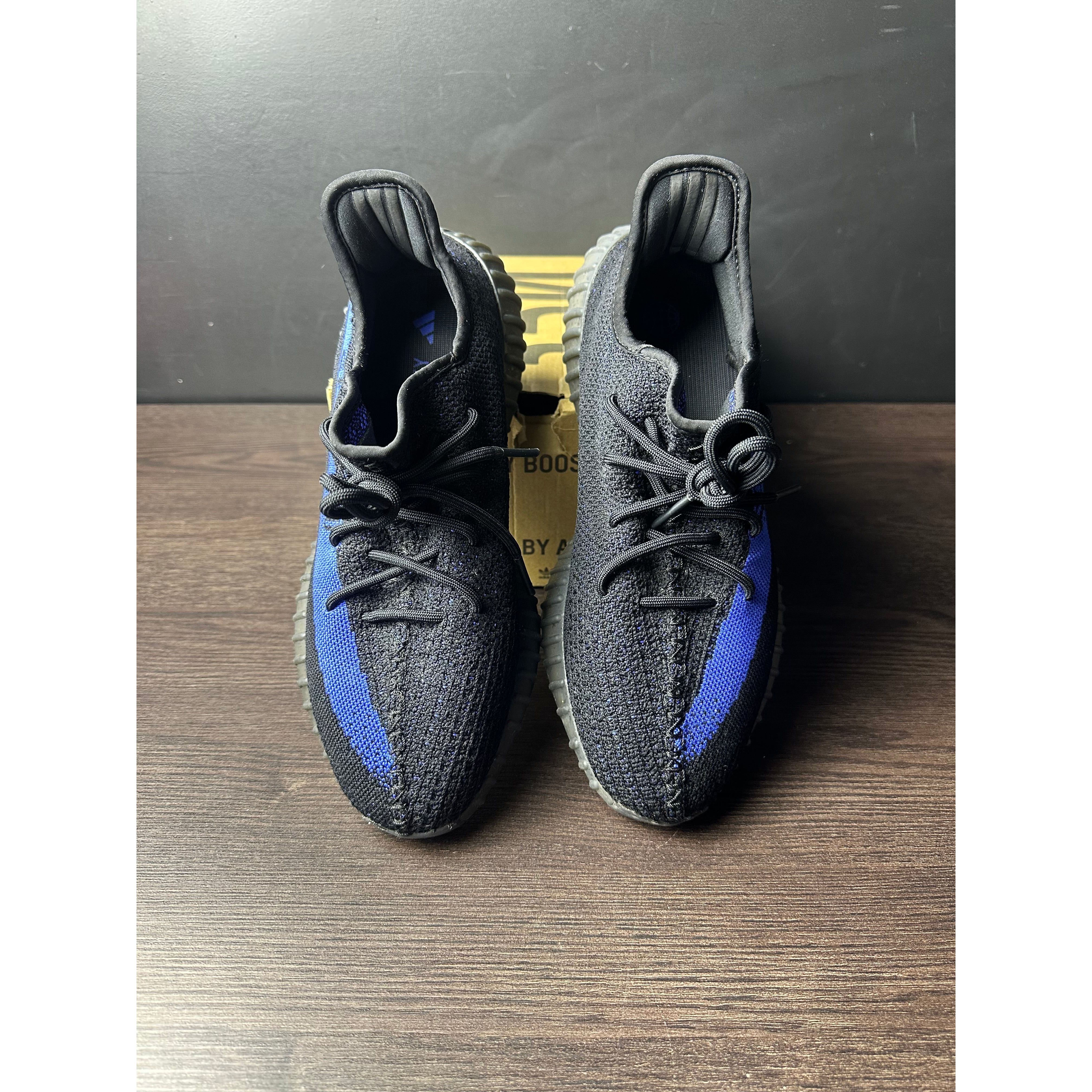 adidas Yeezy Boost 350 V2 "Dazzling Blue" **PRE-OWNED**