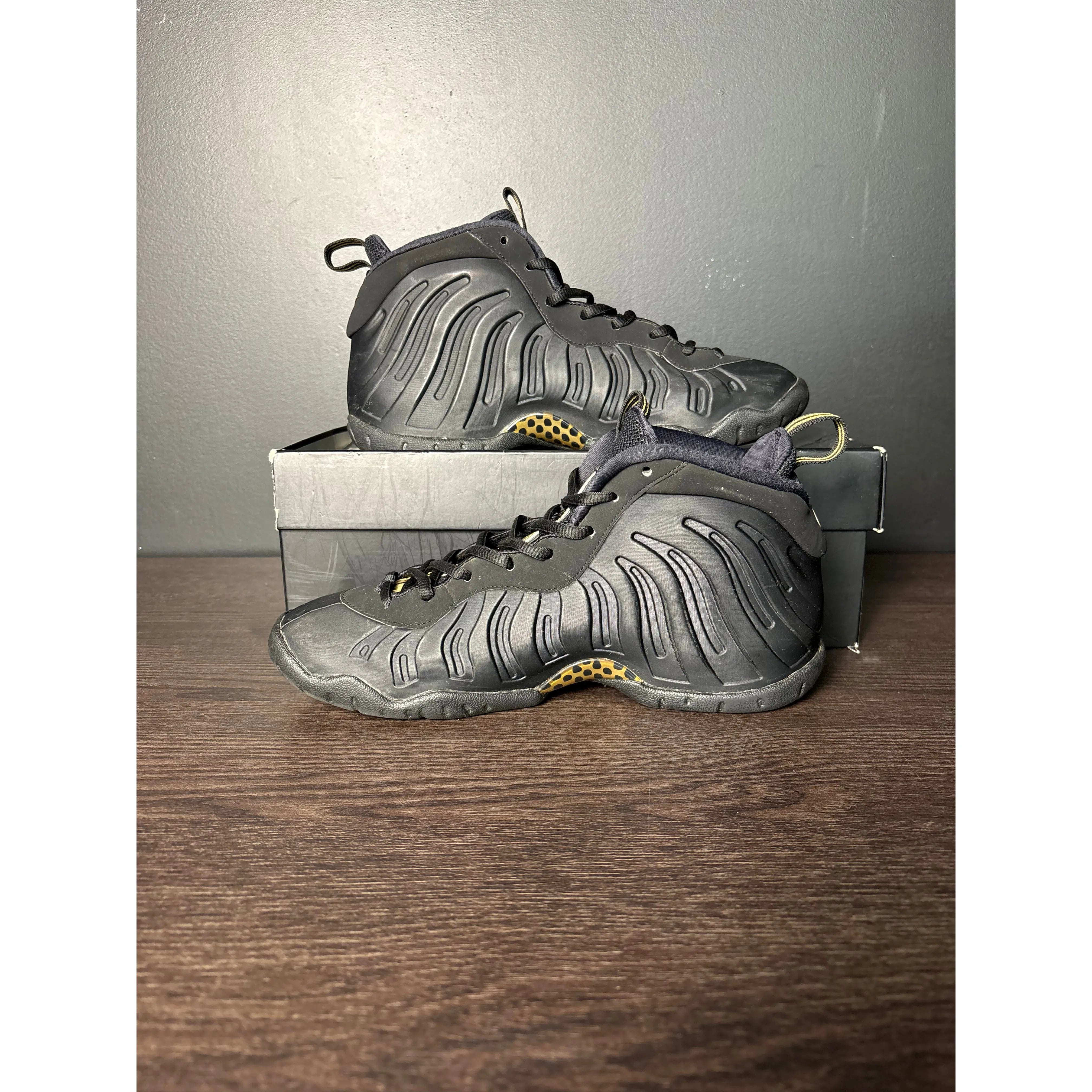 Nike Air Foamposite Pro "Black Metallic Gold" (GS) **PRE-OWNED** NO BOX