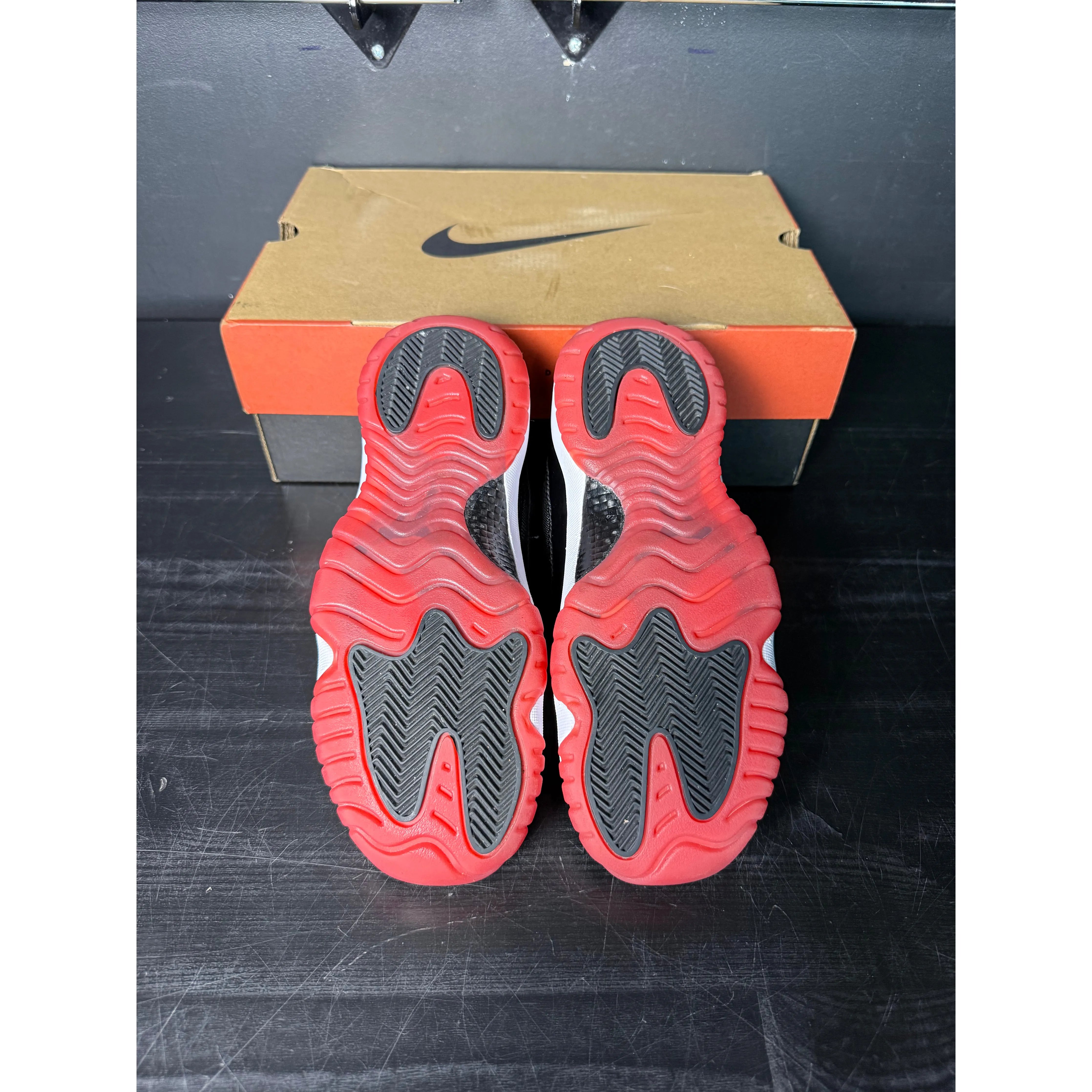 Air Jordan 11 Retro Low "Bred" (GS) (2025) **PRE-OWNED**