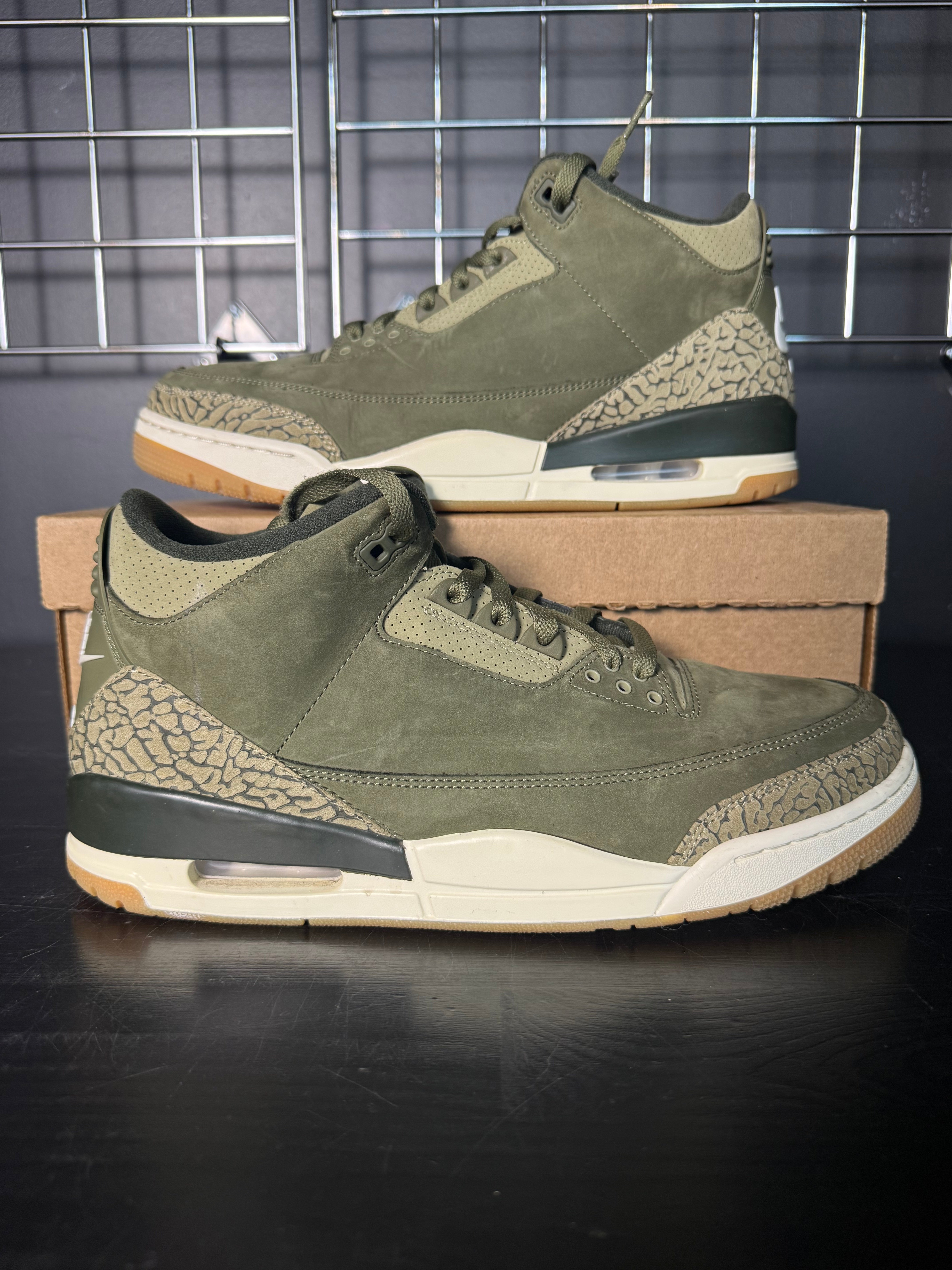 Air Jordan 3 Retro "Family Affair" **PRE-OWNED** REP. BOX