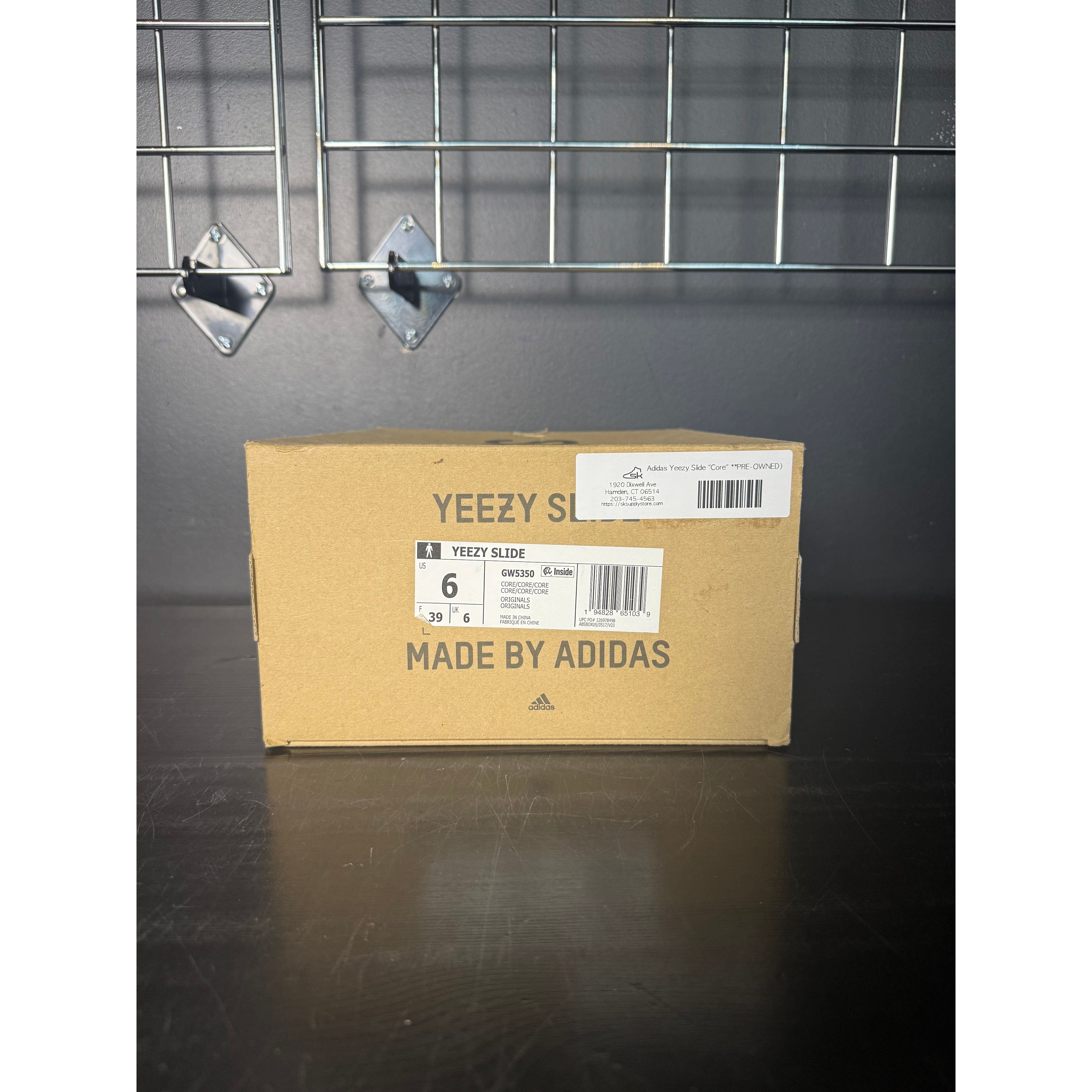 Adidas Yeezy Slide "Core" **PRE-OWNED**