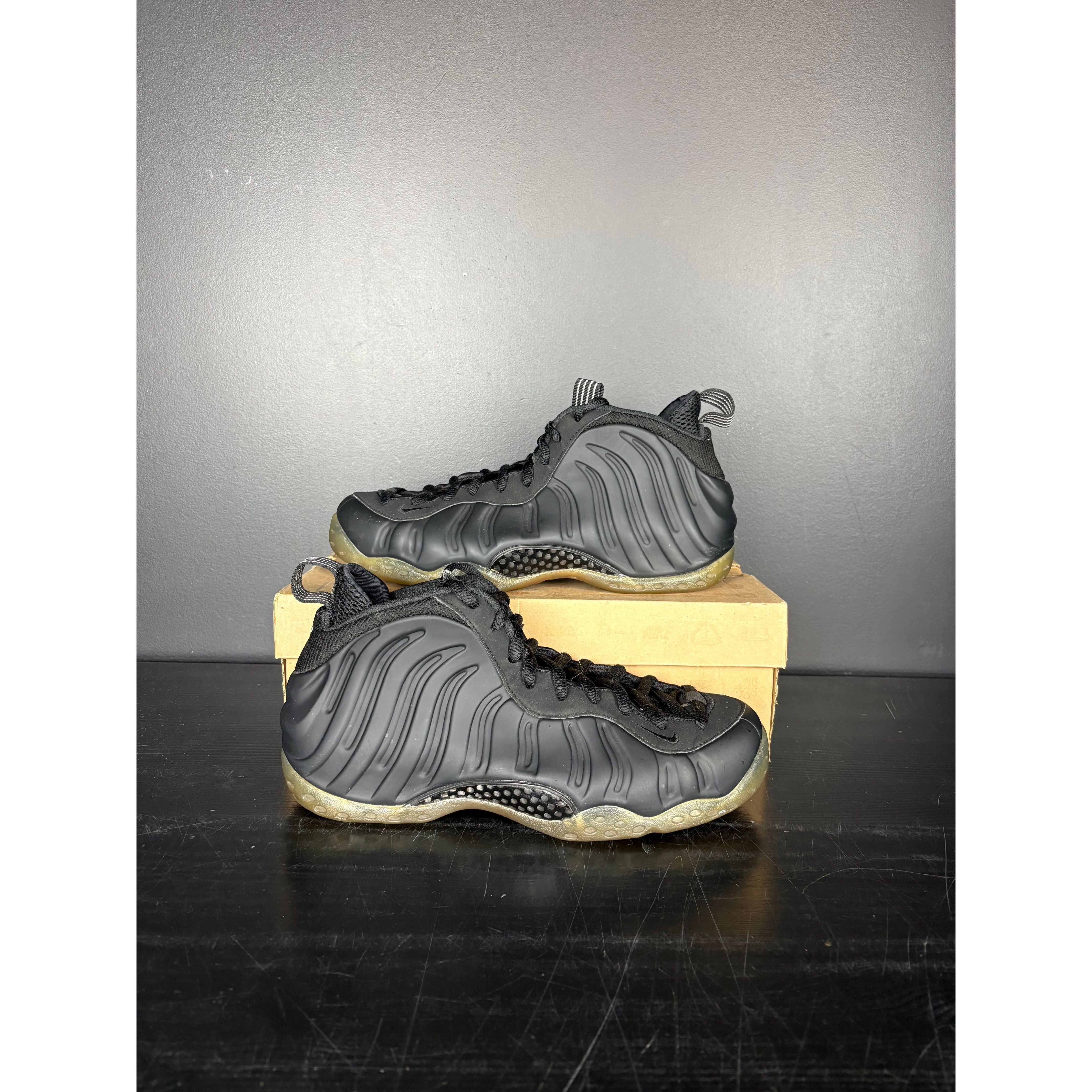 Nike Air Foamposite One "Stealth" **PRE-OWNED**