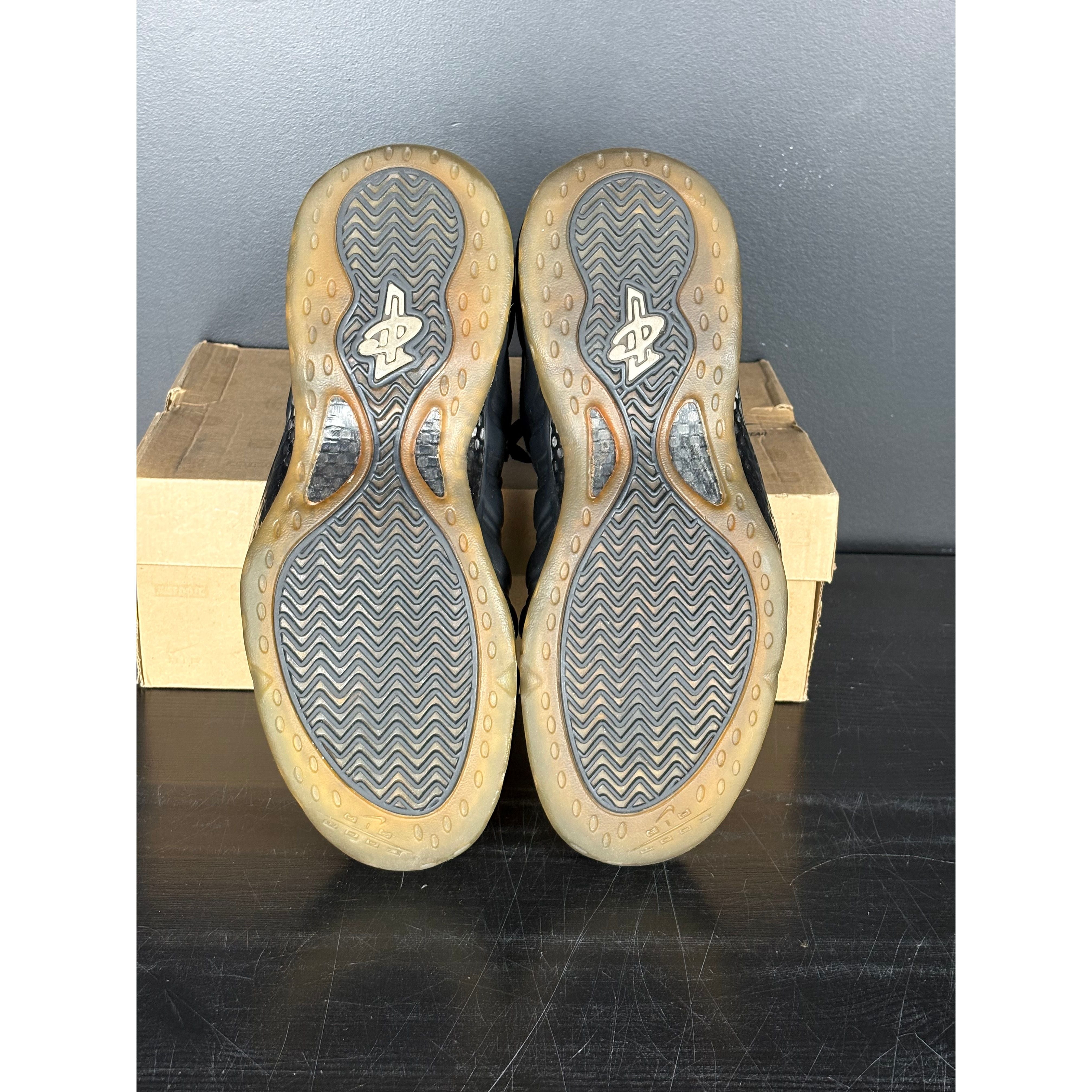 Nike Air Foamposite One "Stealth" **PRE-OWNED**