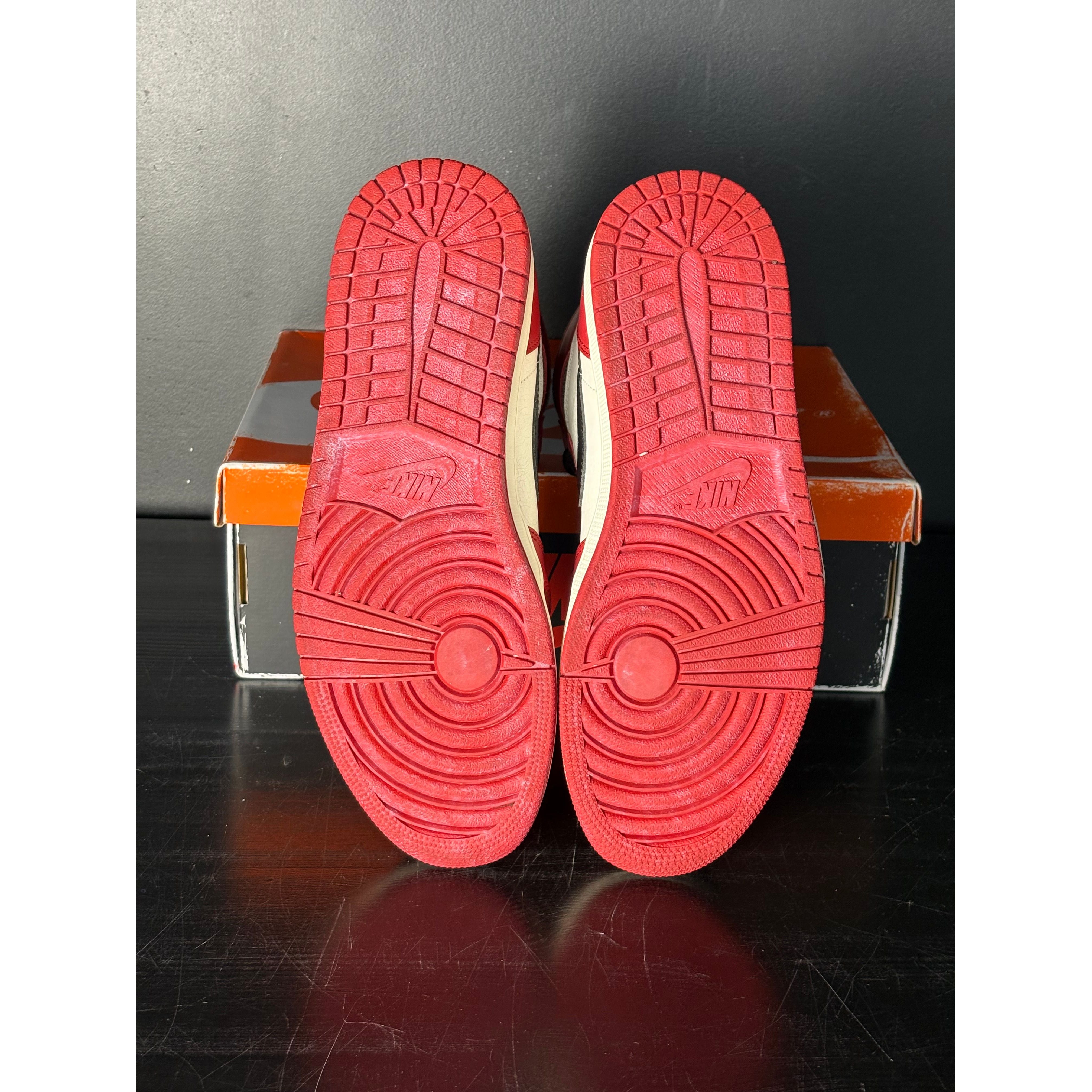 Air Jordan 1 Retro High OG "Chicago Lost and Found" **PRE-OWNED**