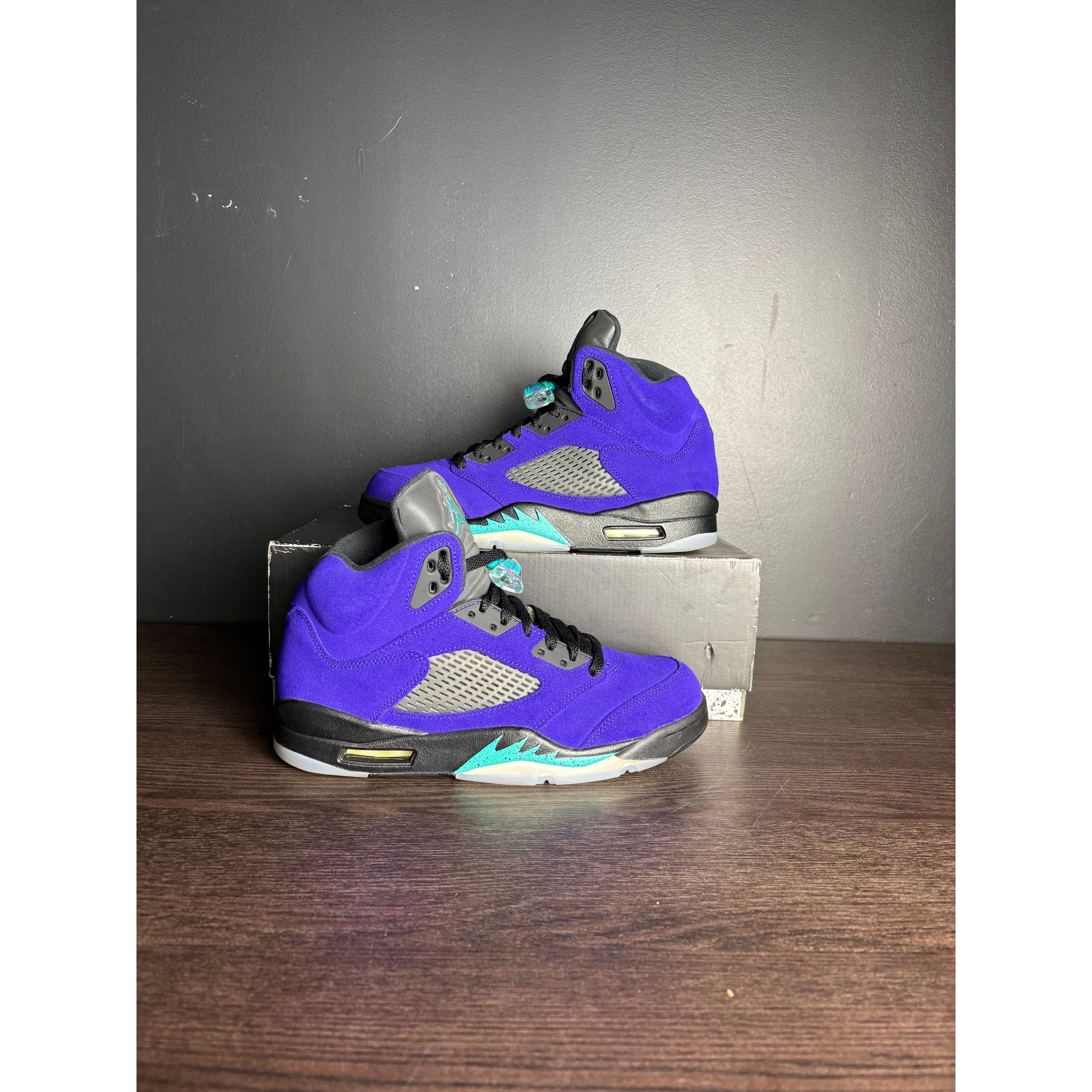 Air Jordan 5 Retro "Alternate Grape" **PRE-OWNED**