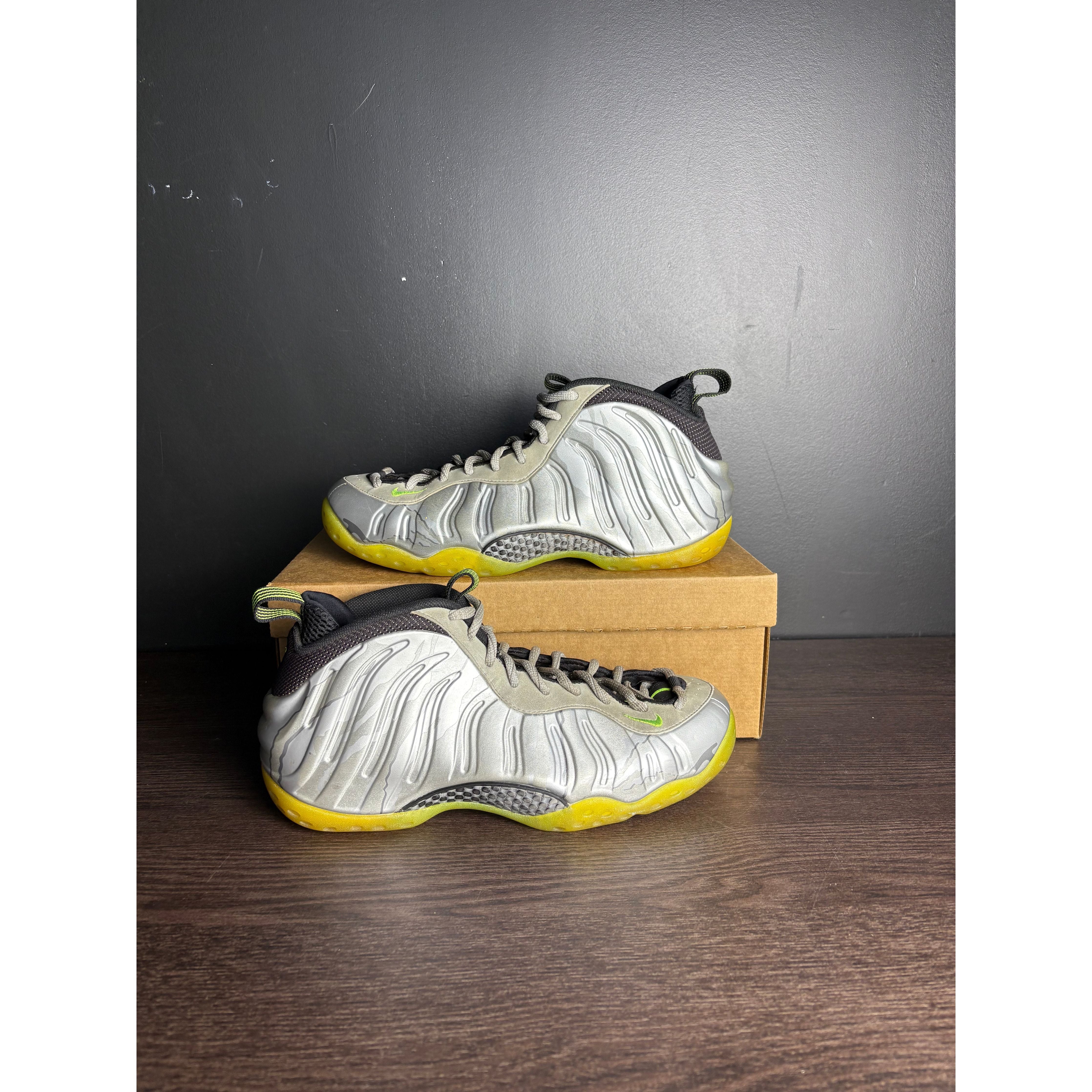 Nike Air Foamposite One "Silver Volt Camo" **PRE-OWNED** REP. BOX