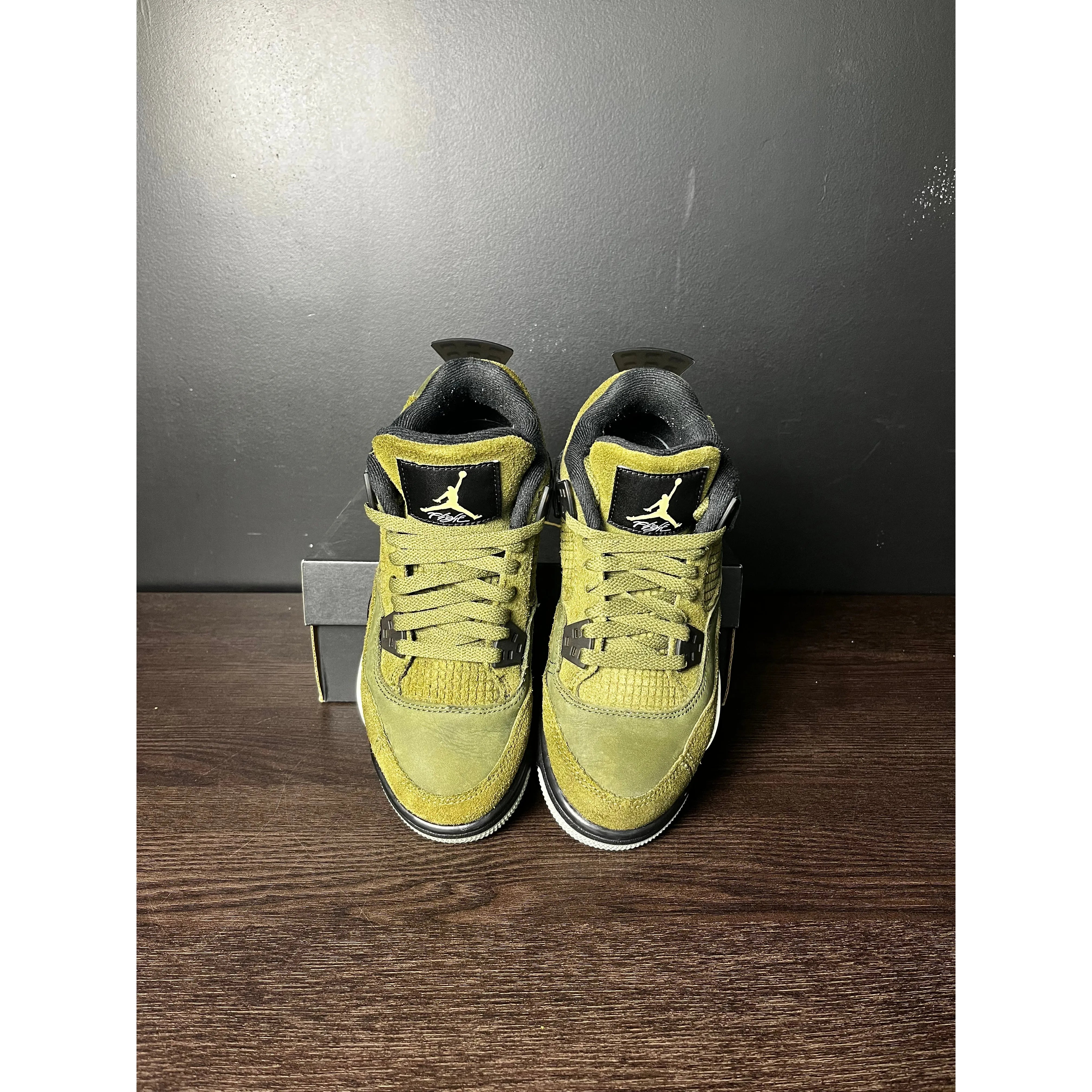 Air Jordan 4 Retro SE Craft "Medium Olive" (GS) **PRE-OWNED**