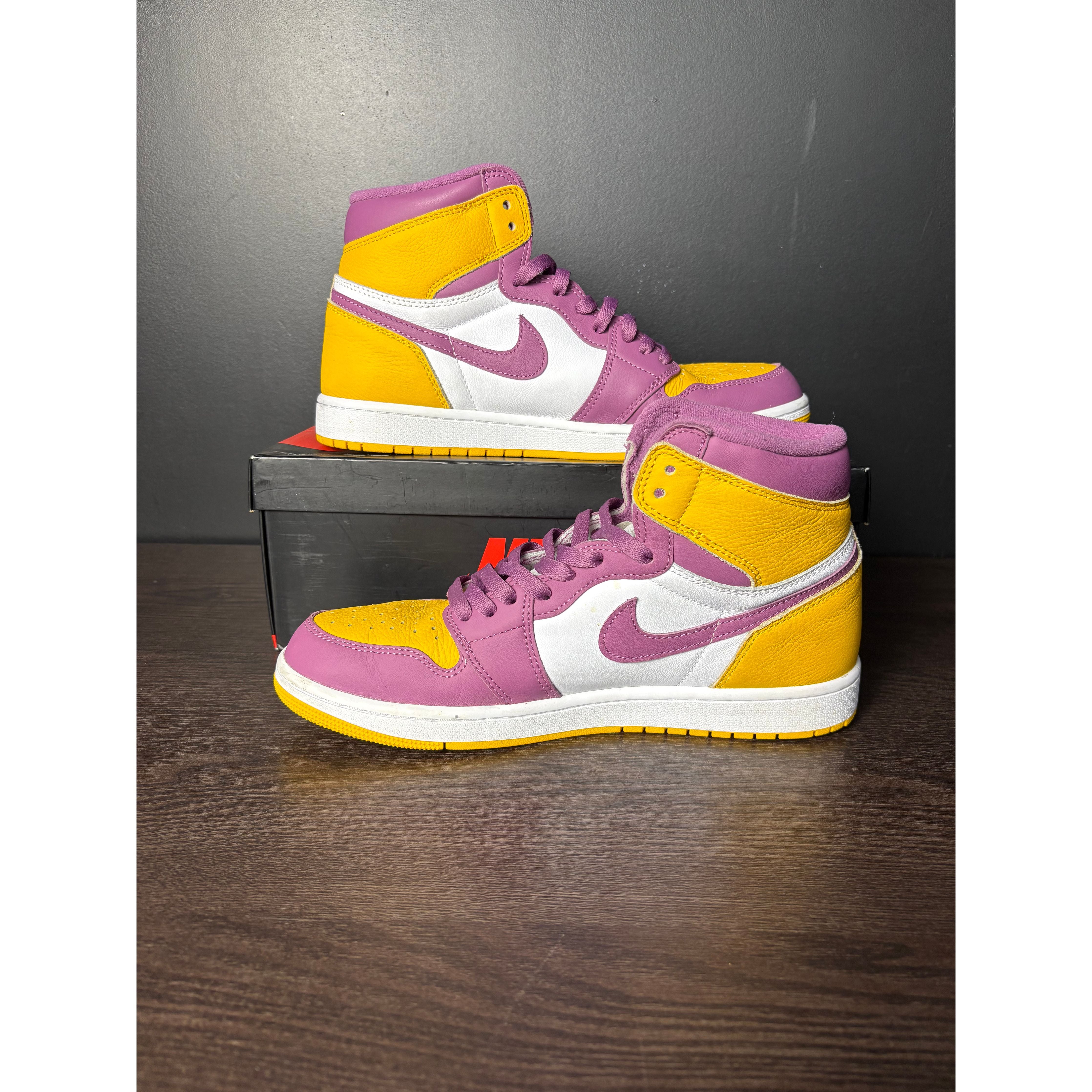 Air Jordan 1 Retro High OG "Brotherhood" **PRE-OWNED**