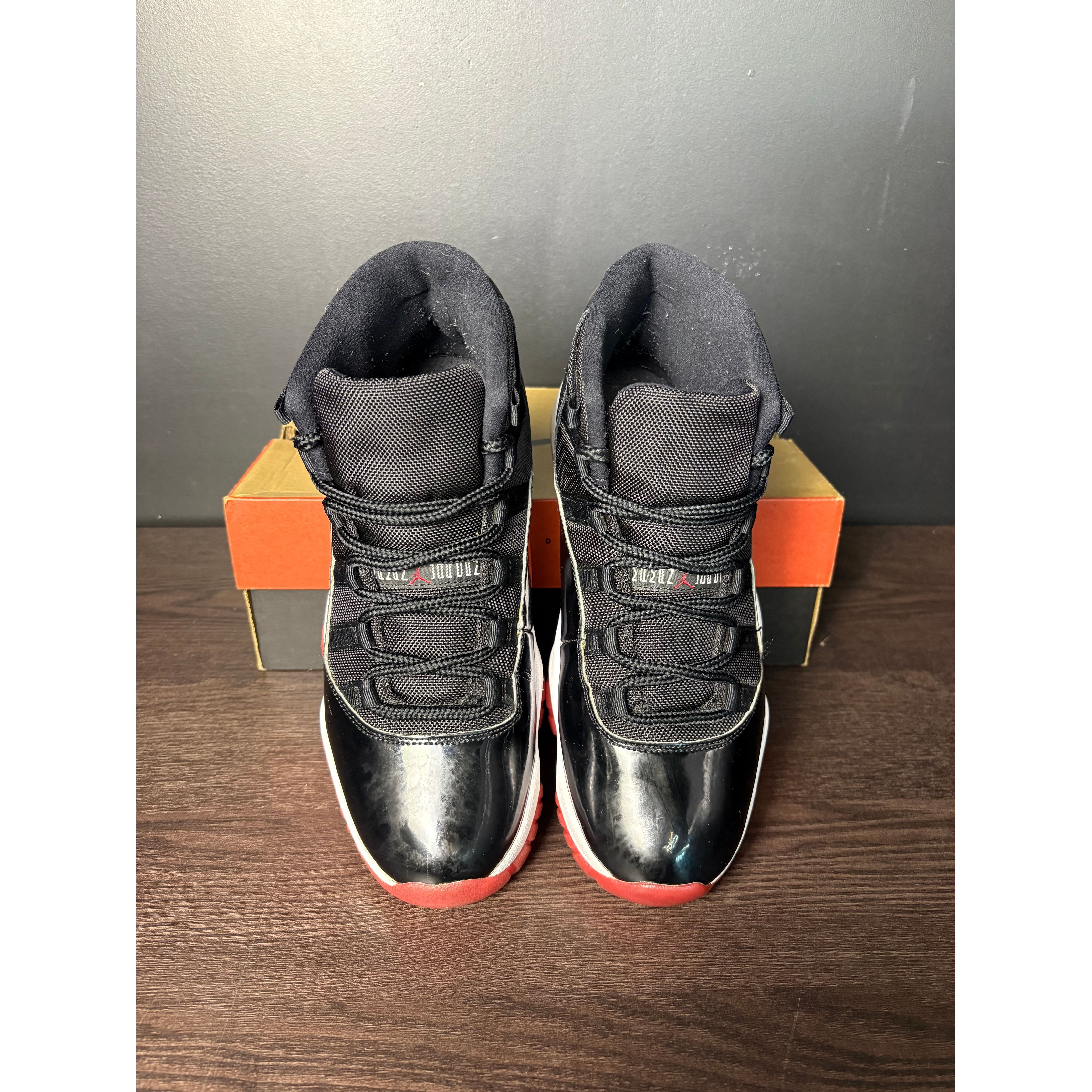 Air Jordan 11 Retro "Playoffs Bred" (2019) **PRE-OWNED**