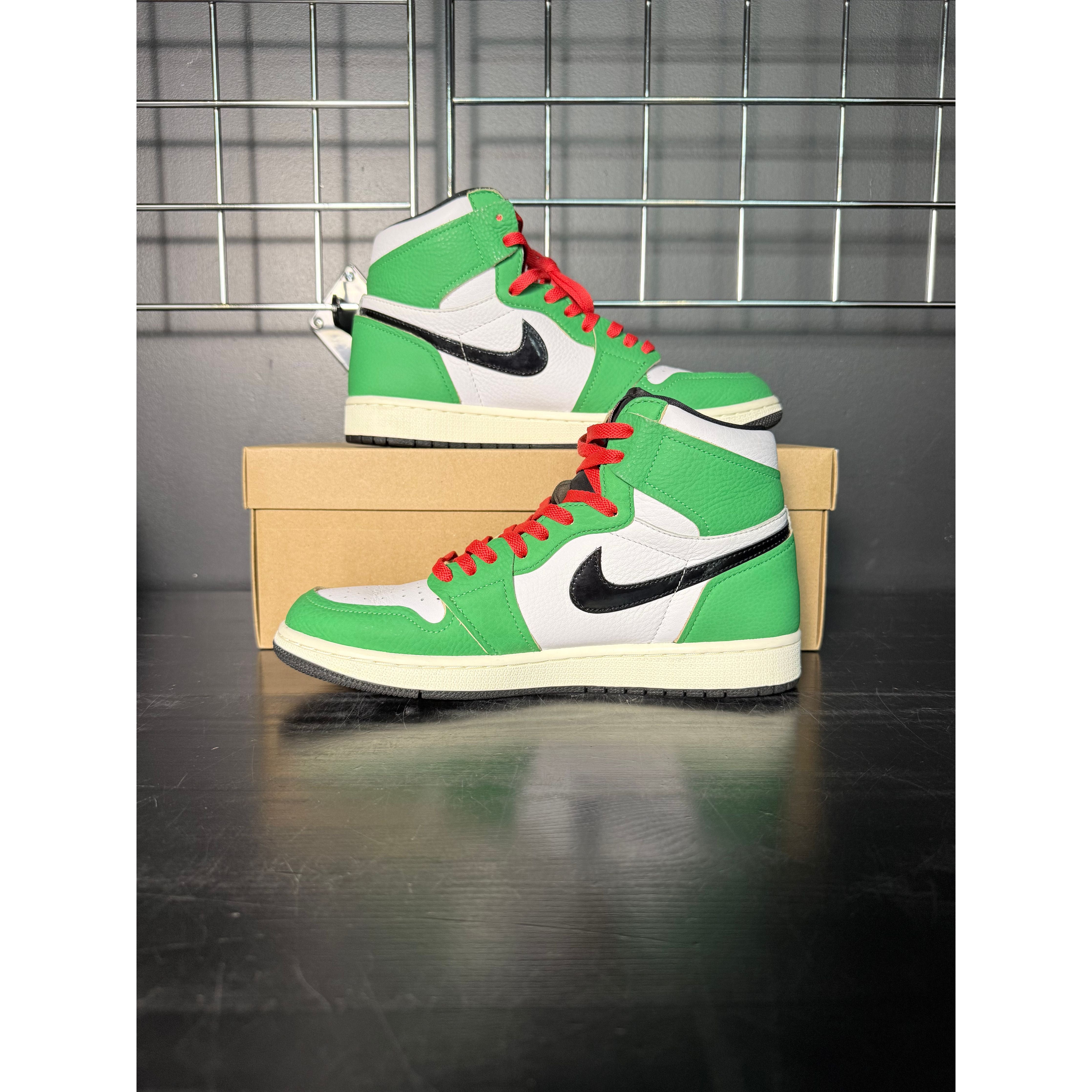 Air Jordan 1 Retro High "Lucky Green" (WMNS) **PRE-OWNED** REP. BOX