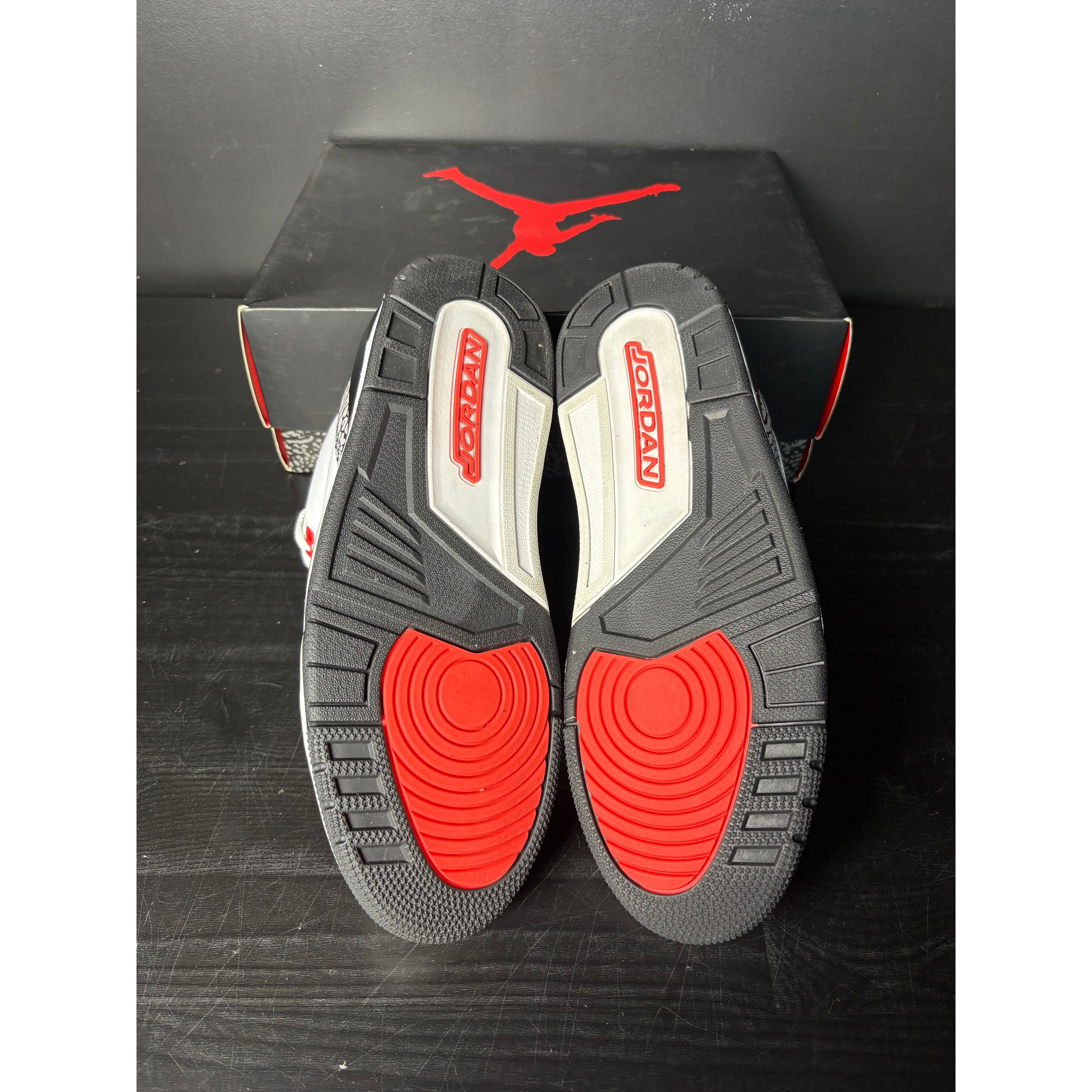 Air Jordan 3 Retro "Infrared 23"  **PRE-OWNED**