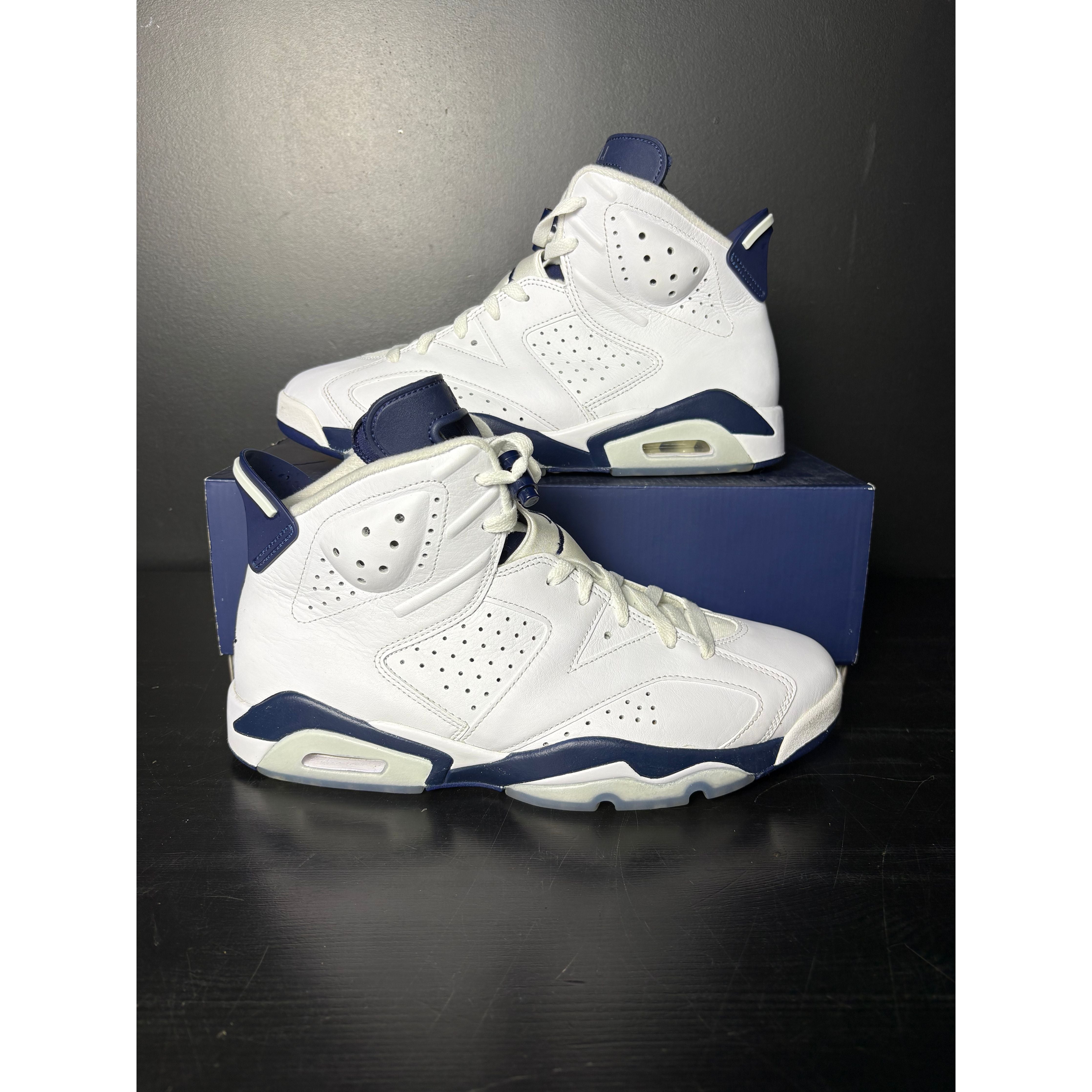 Air Jordan 6 Retro "Midnight Navy" (2022) **PRE-OWNED**