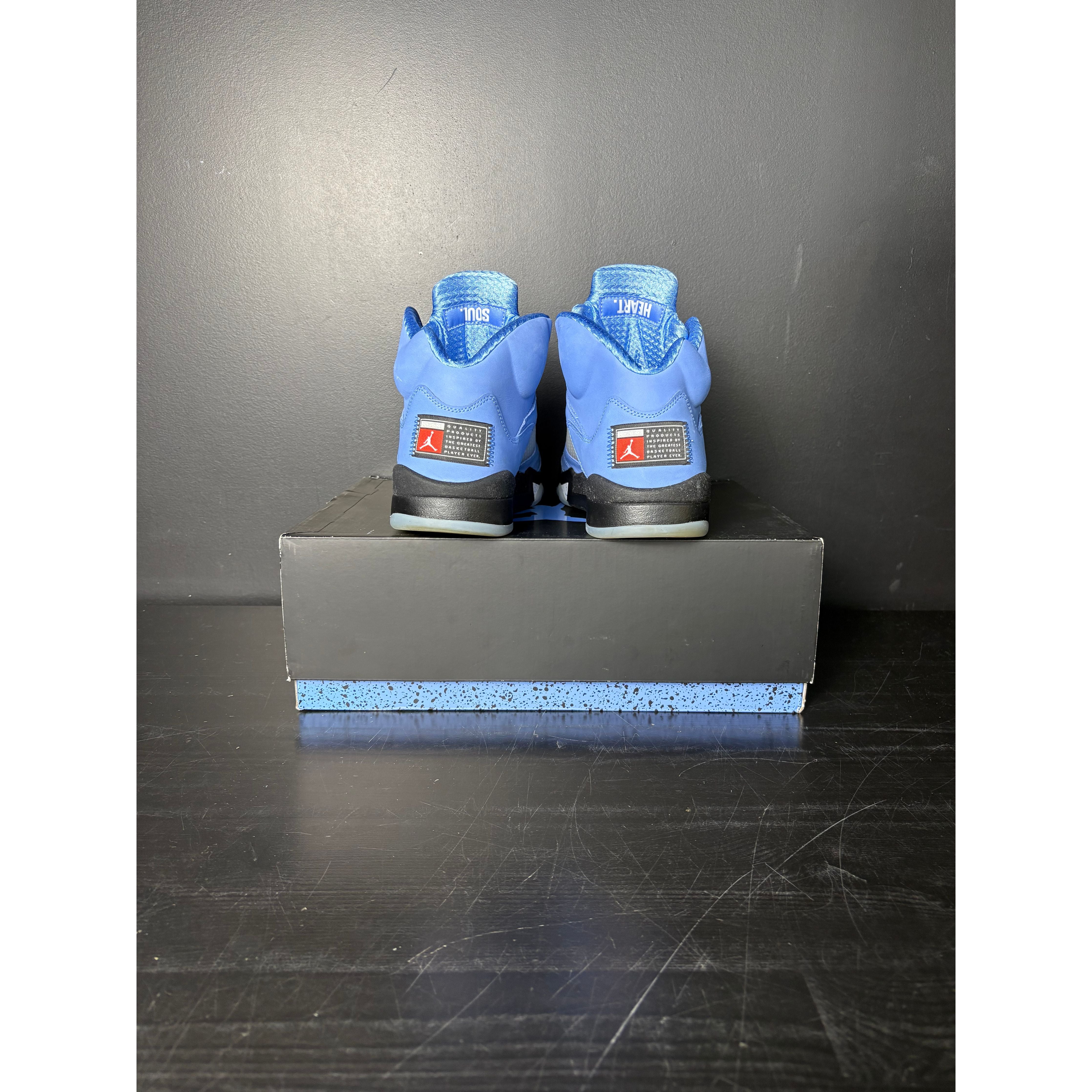 Air Jordan 5 Retro "UNC University Blue" **PRE-OWNED**