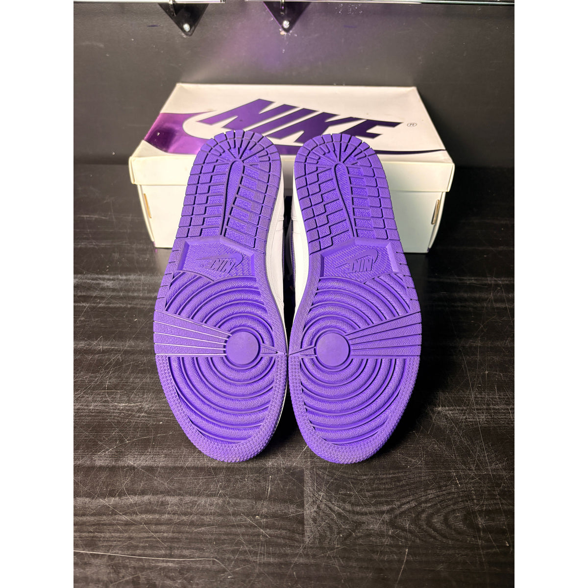 Air Jordan 1 Retro High "Court Purple" (WMNS) **PRE-OWNED**