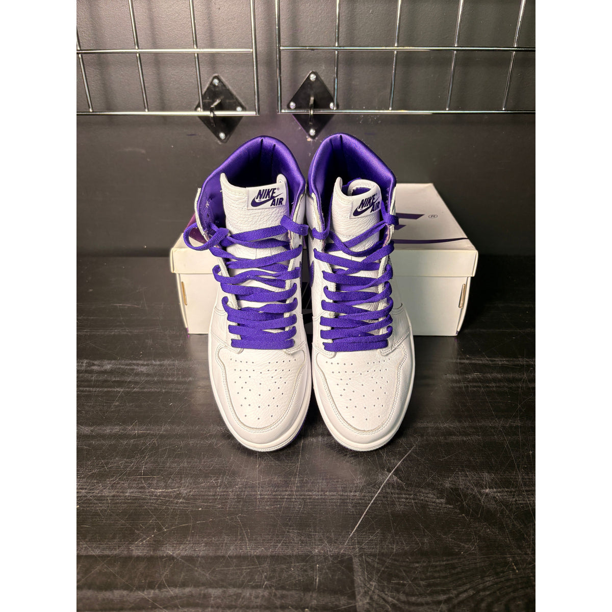 Air Jordan 1 Retro High "Court Purple" (WMNS) **PRE-OWNED**