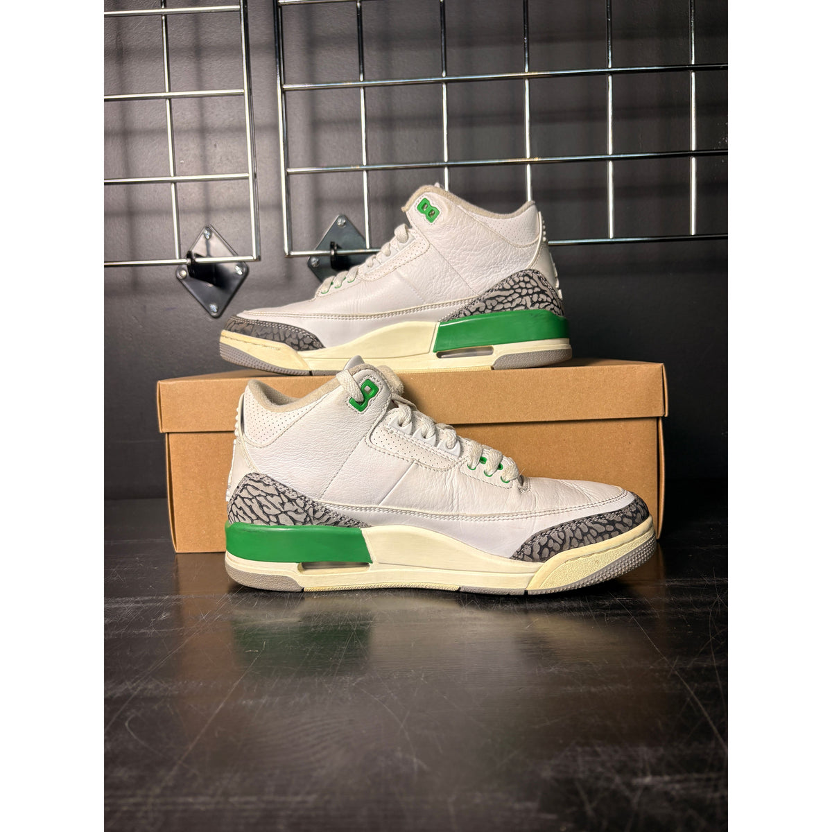 Air Jordan 3 Retro "Lucky Green" (WMNS) **PRE-OWNED**