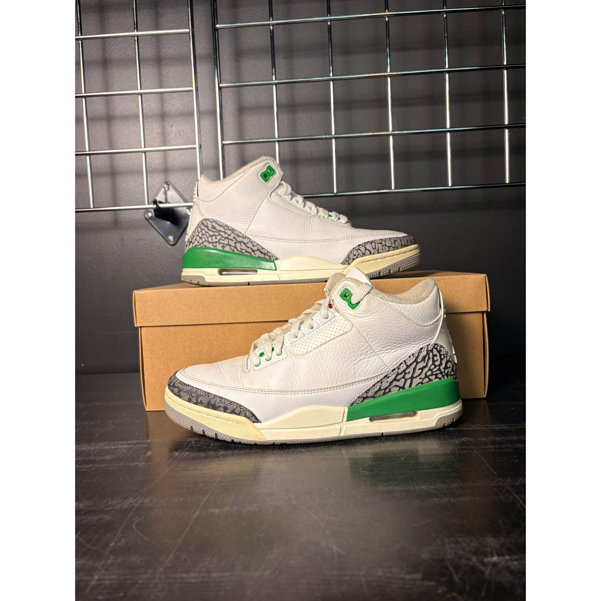 Air Jordan 3 Retro "Lucky Green" (WMNS) **PRE-OWNED**
