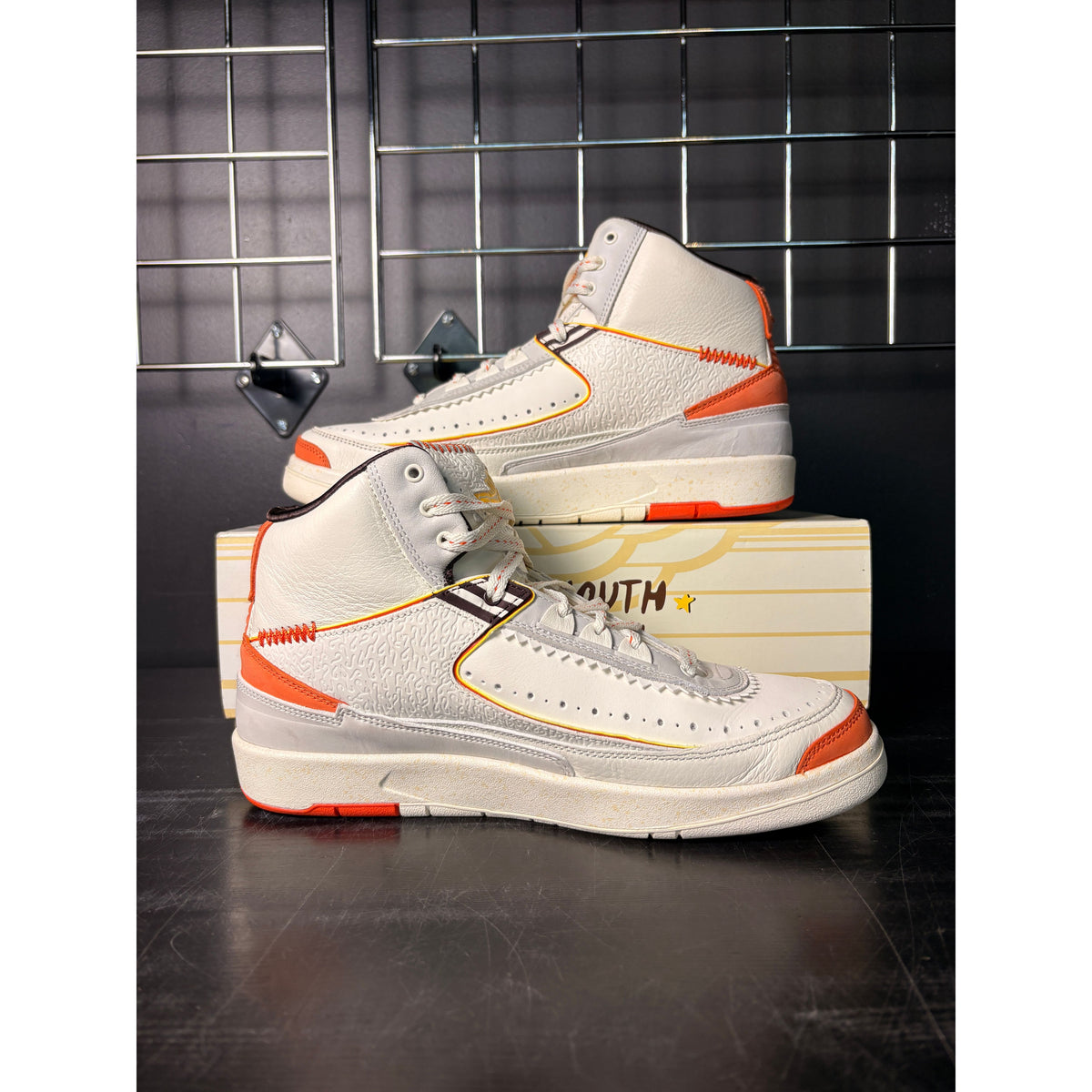 Air Jordan 2 Retro SP "Maison Chateau Rouge" **PRE-OWNED**