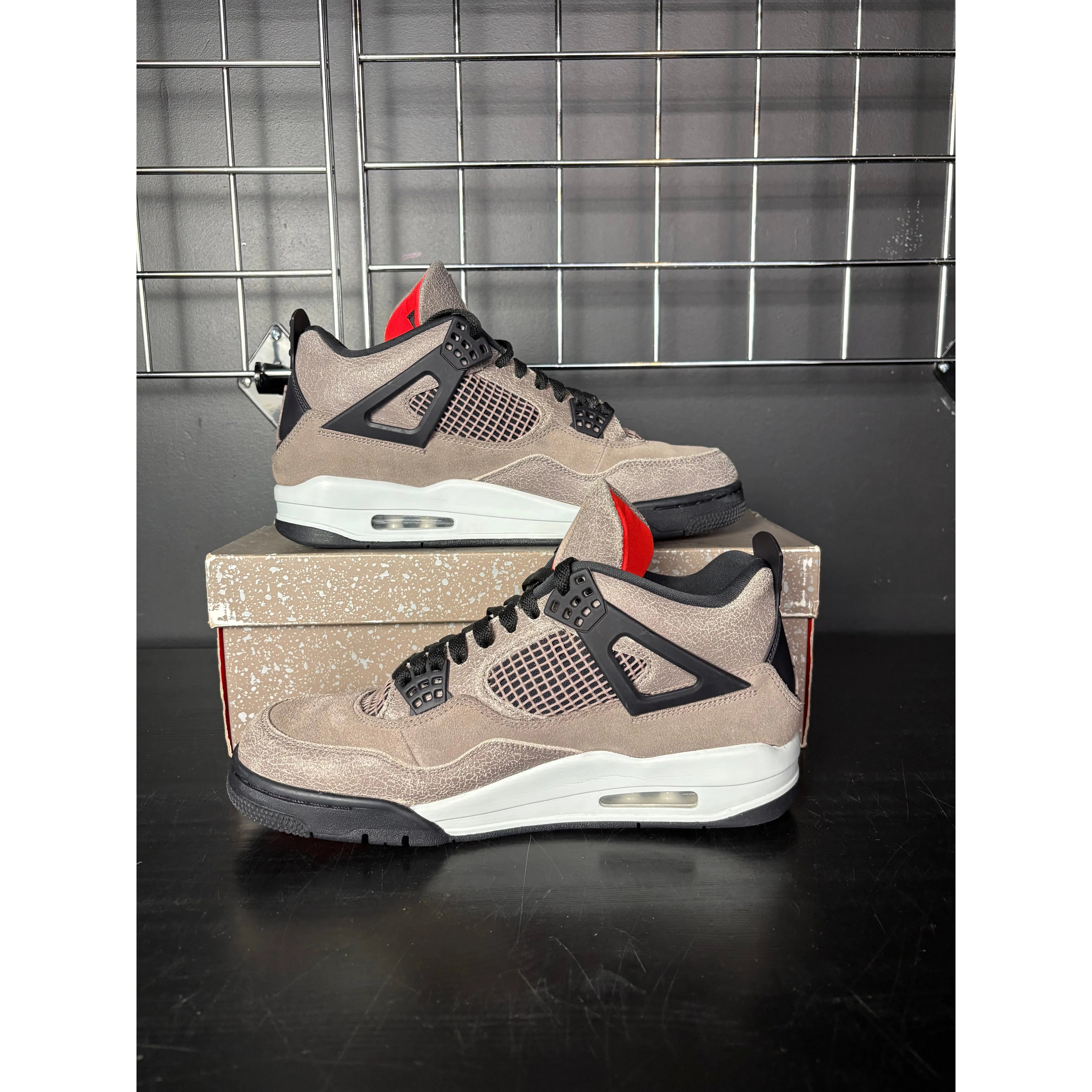 Air Jordan 4 Retro "Taupe Haze" **PRE-OWNED**