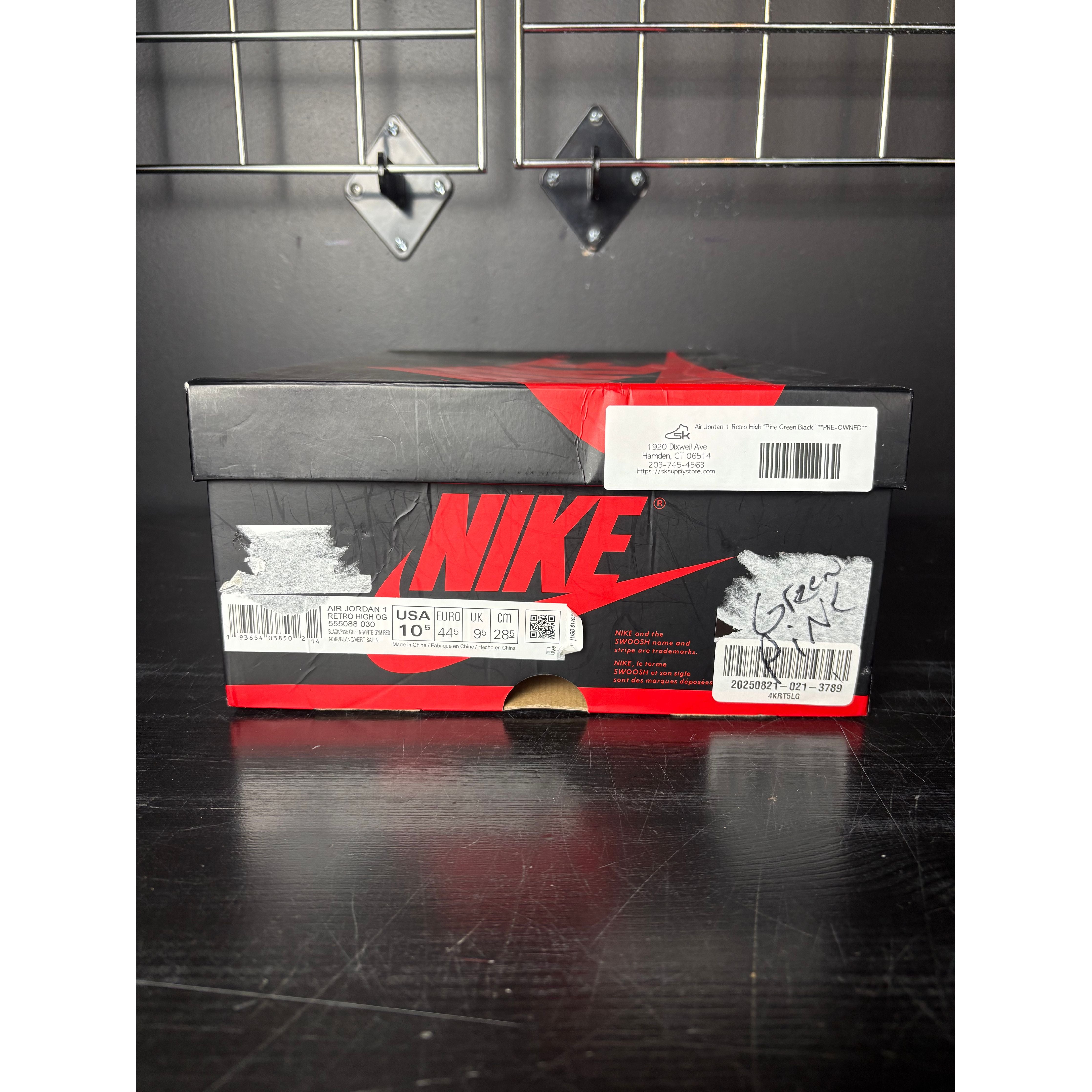 Air Jordan 1 Retro High "Pine Green Black" **PRE-OWNED**