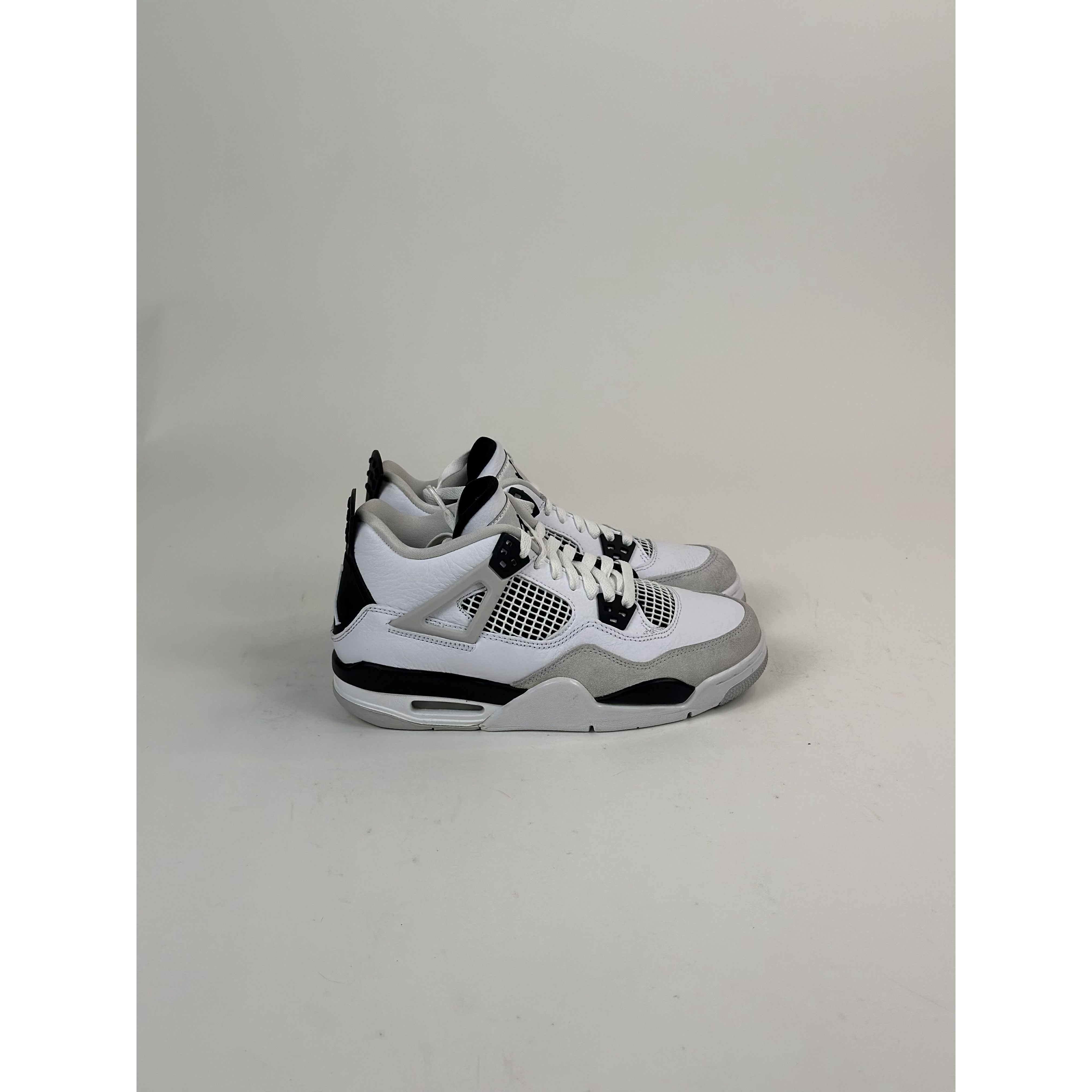 Air Jordan 4 Retro "Military Black" (GS) **PRE-OWNED**