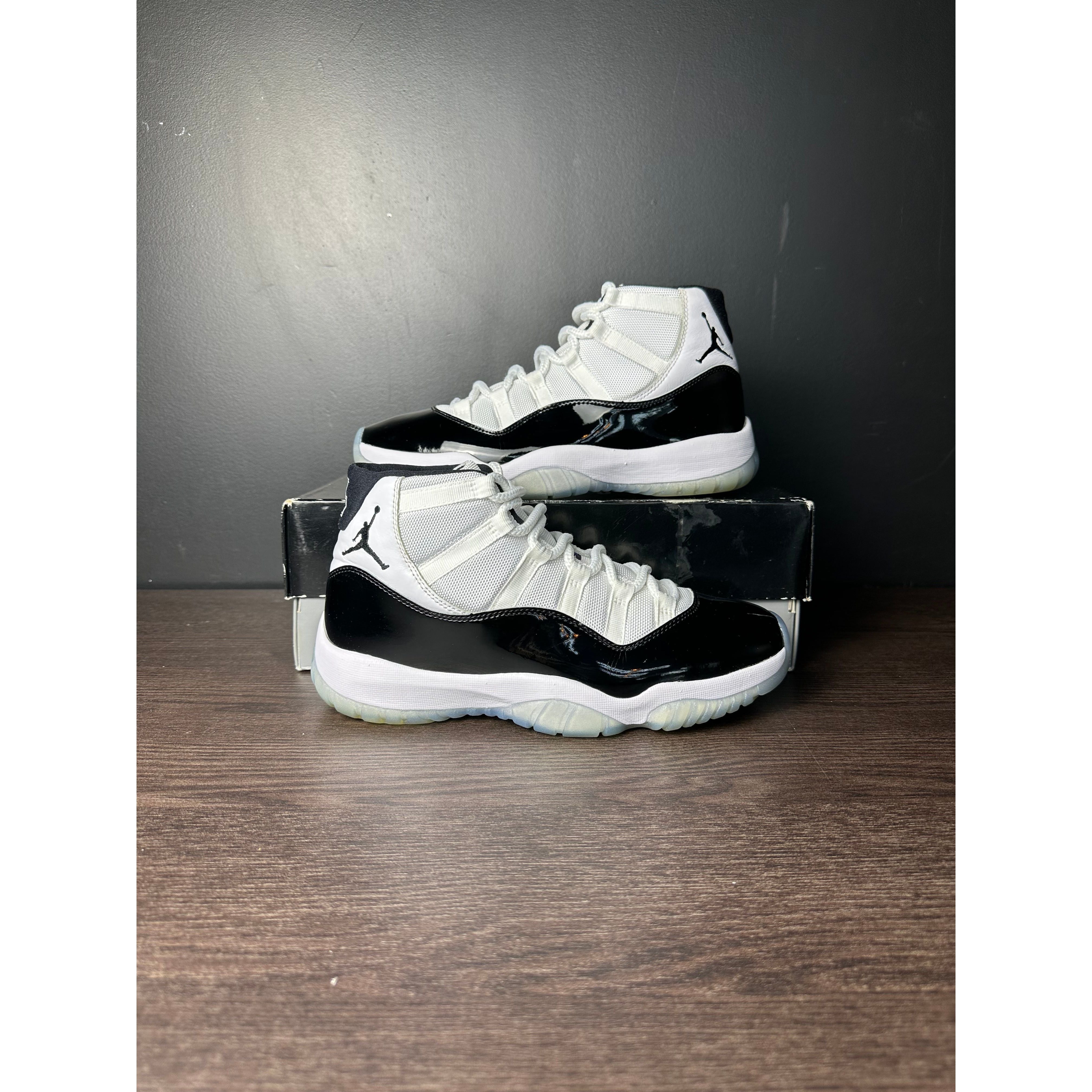 Air Jordan 11 Retro "Concord" (2018) **Pre-Owned** REP. BOX