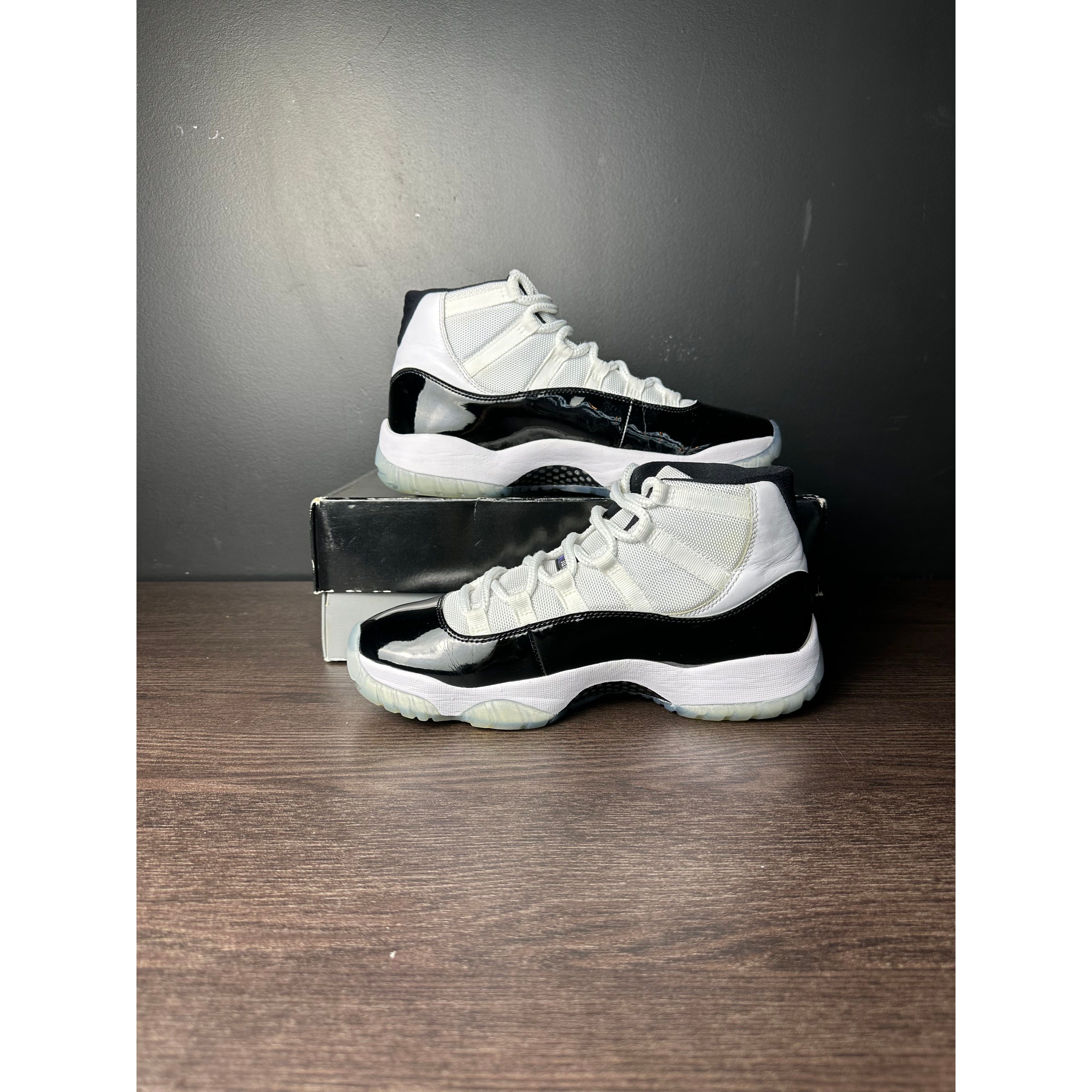 Air Jordan 11 Retro "Concord" (2018) **Pre-Owned** REP. BOX