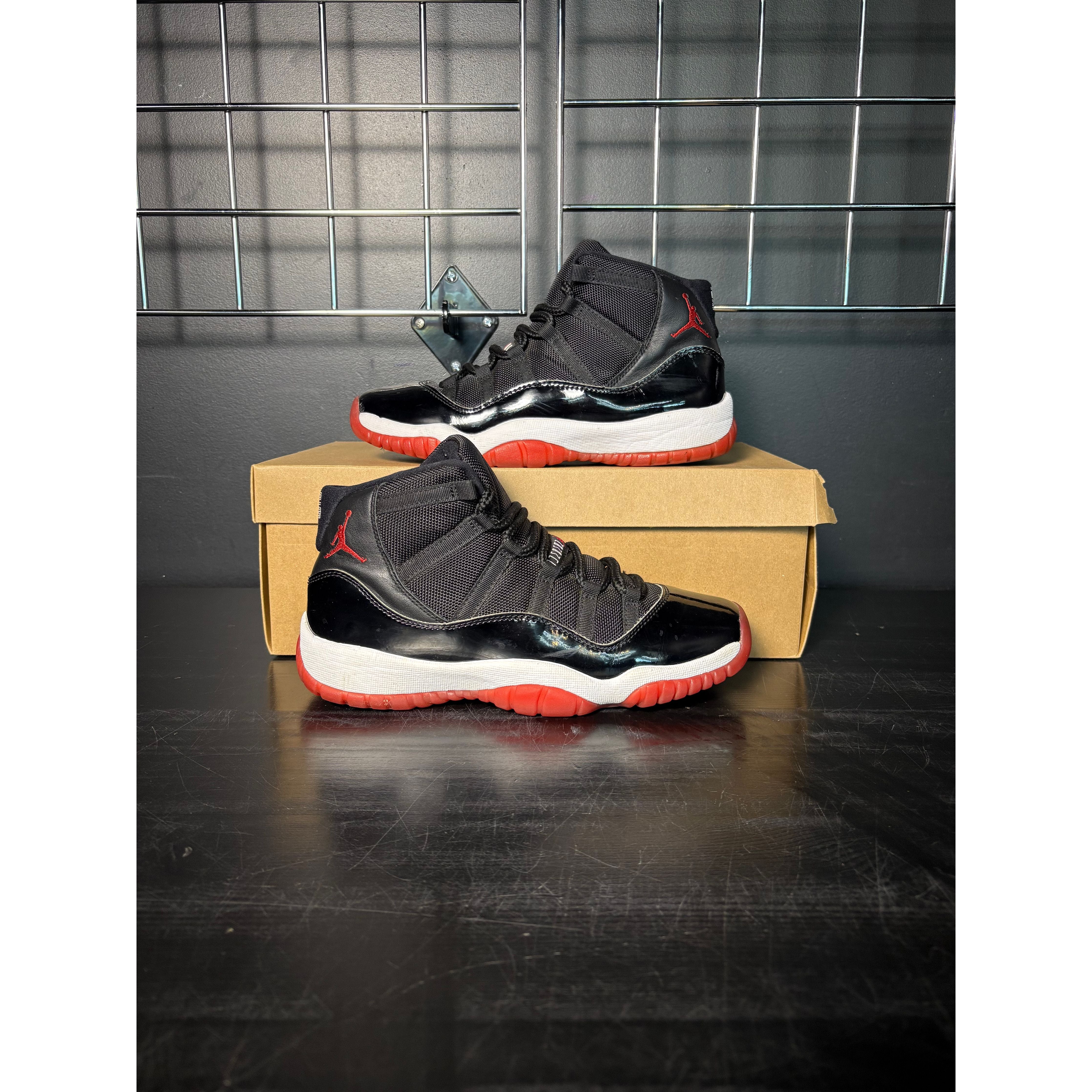 Air Jordan 11 Retro "Playoffs Bred" (2019) (GS) **PRE-OWNED**