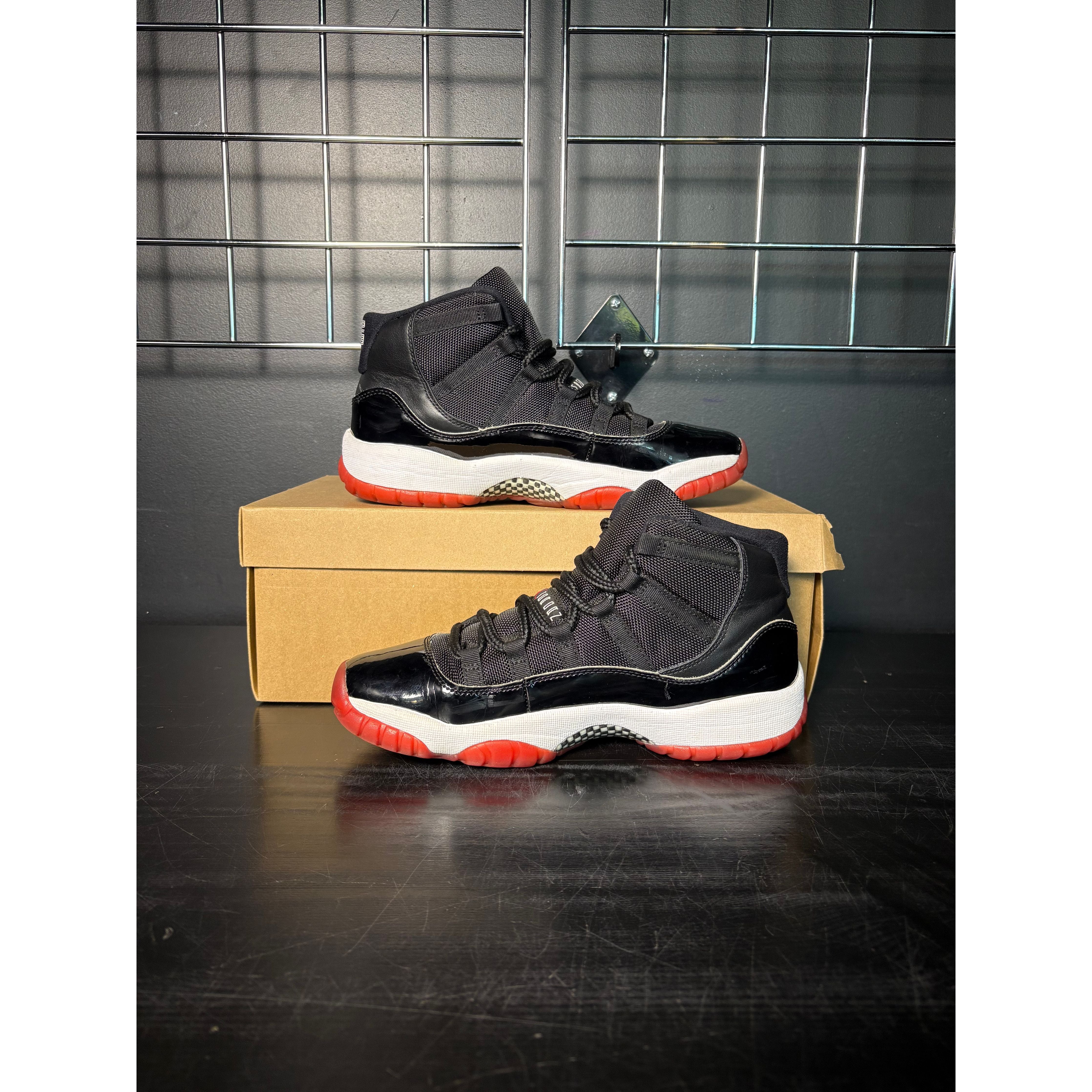 Air Jordan 11 Retro "Playoffs Bred" (2019) (GS) **PRE-OWNED**