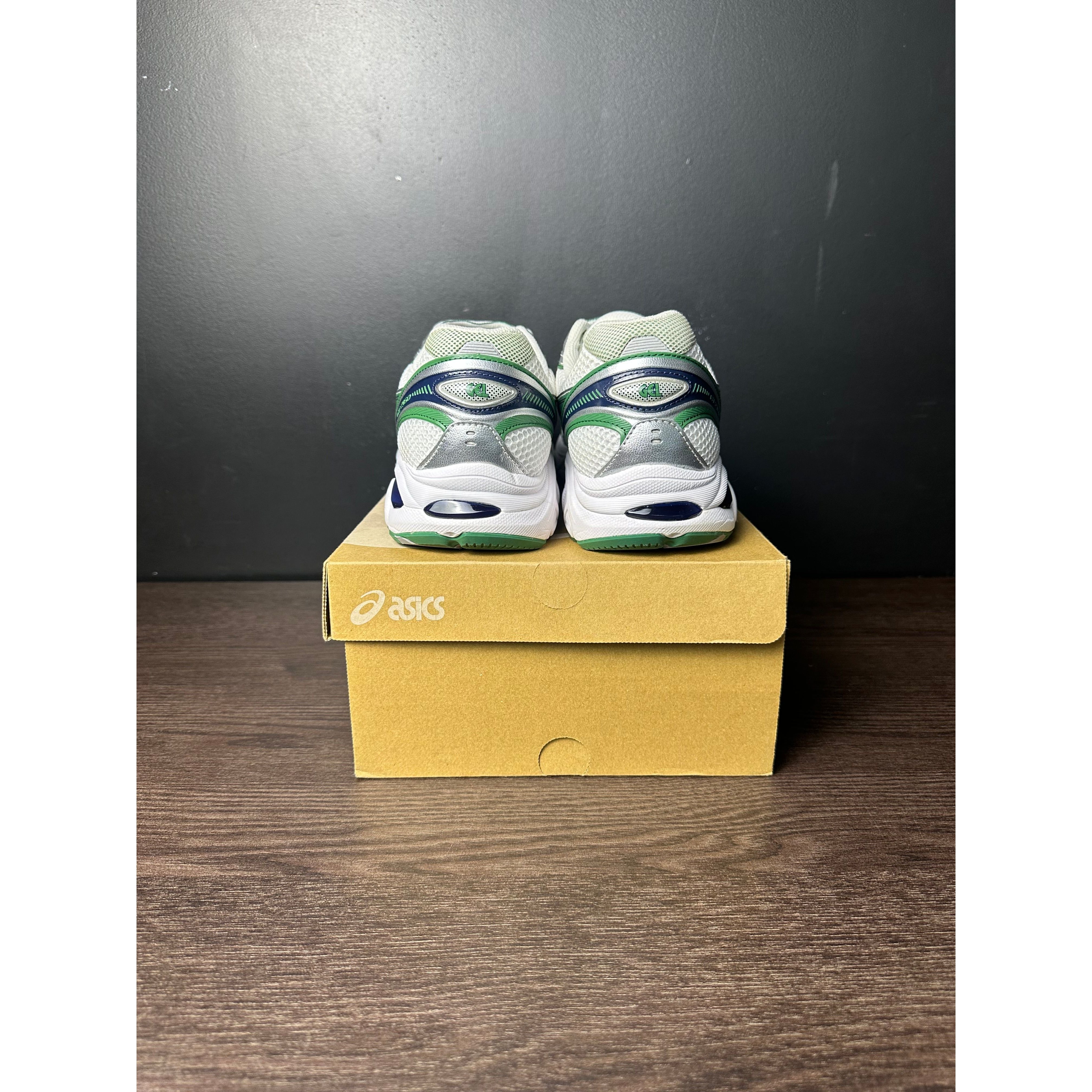 ASICS GT-2160 "White Shamrock Green" **PRE-OWNED**