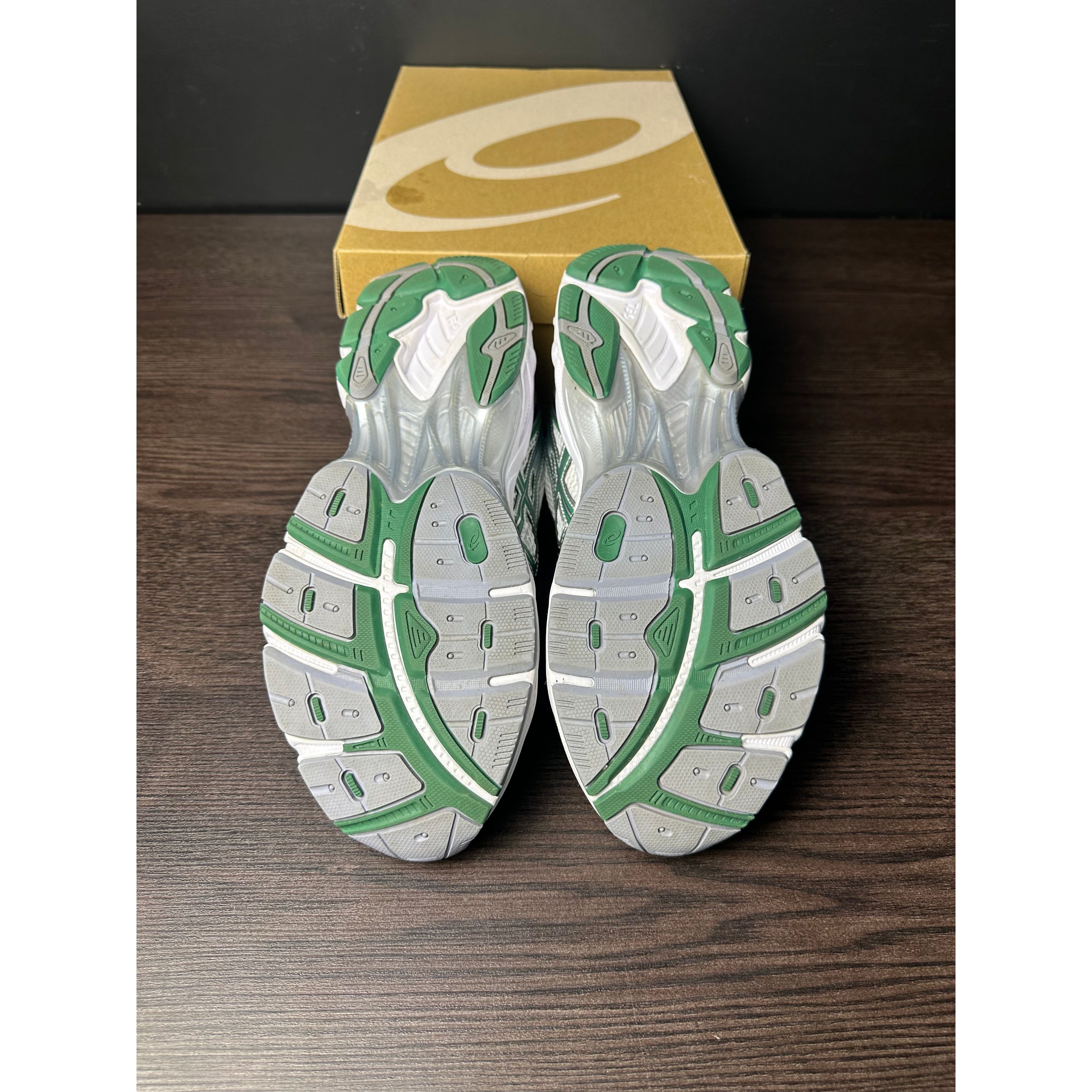 ASICS GT-2160 "White Shamrock Green" **PRE-OWNED**