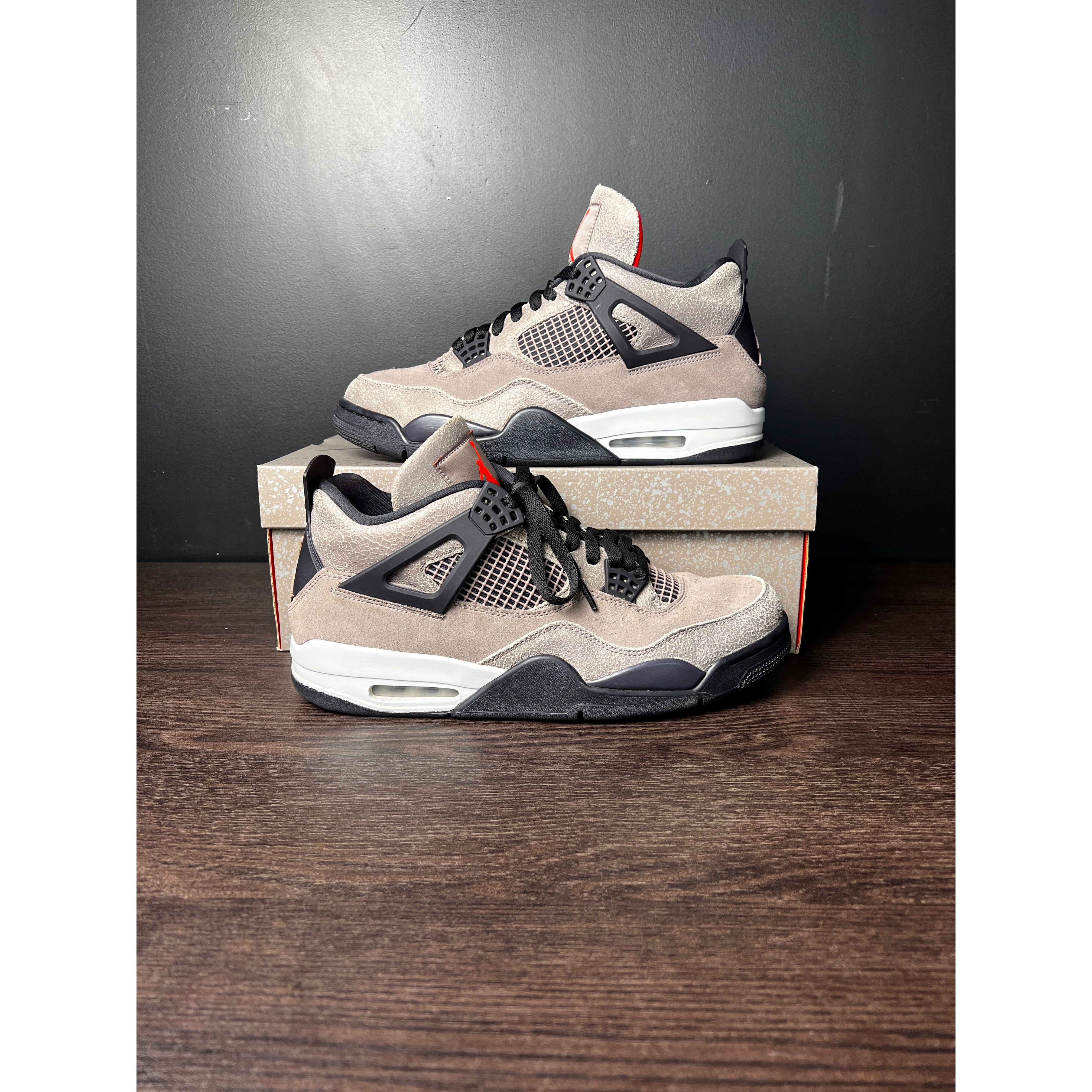 Air Jordan 4 Retro "Taupe Haze" **PRE-OWNED**