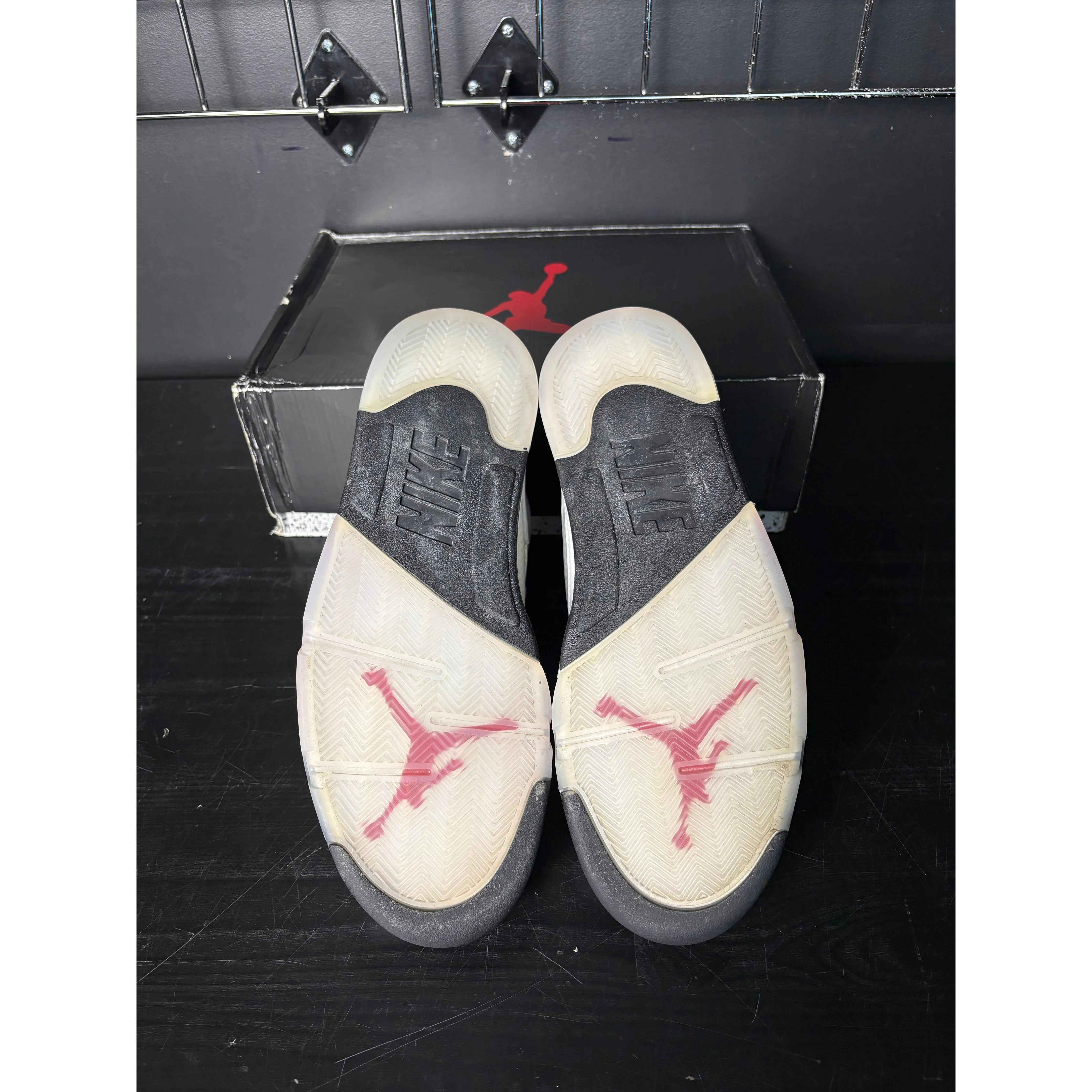 Air Jordan 5 Retro "Fire Red Silver Tongue" (2020) **PRE-OWNED**