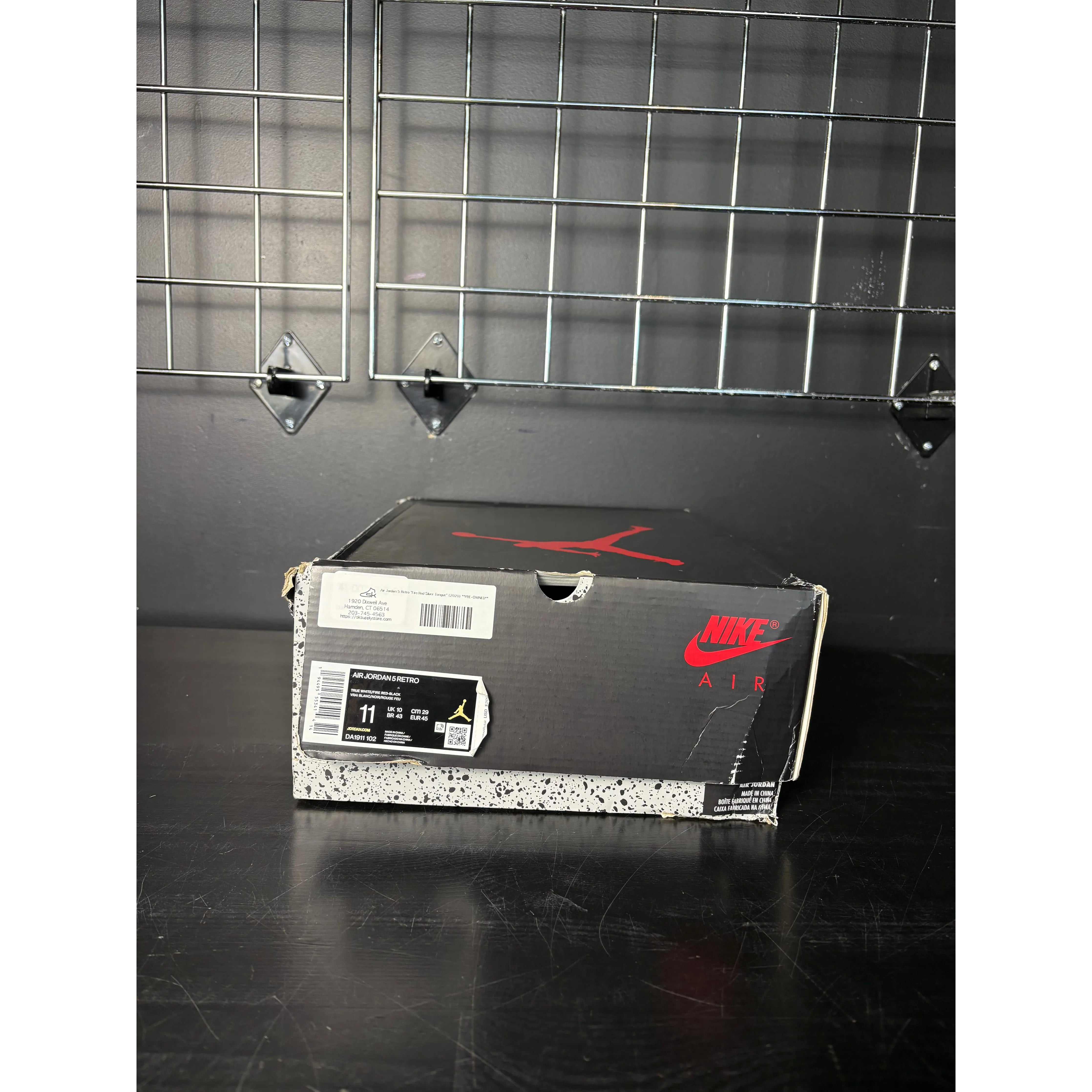 Air Jordan 5 Retro "Fire Red Silver Tongue" (2020) **PRE-OWNED**