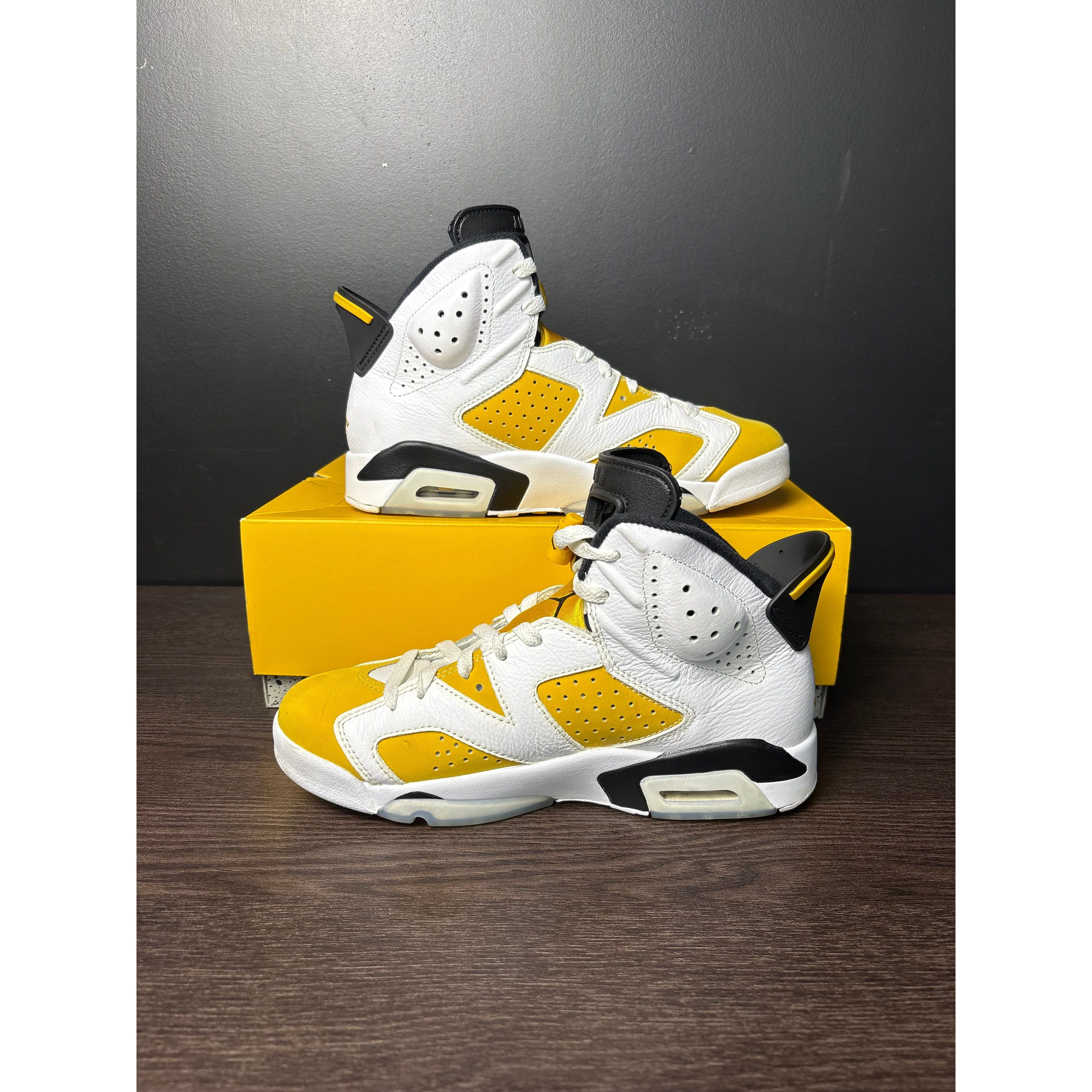 Air Jordan 6 Retro "Yellow Ochre" **PRE-OWNED**