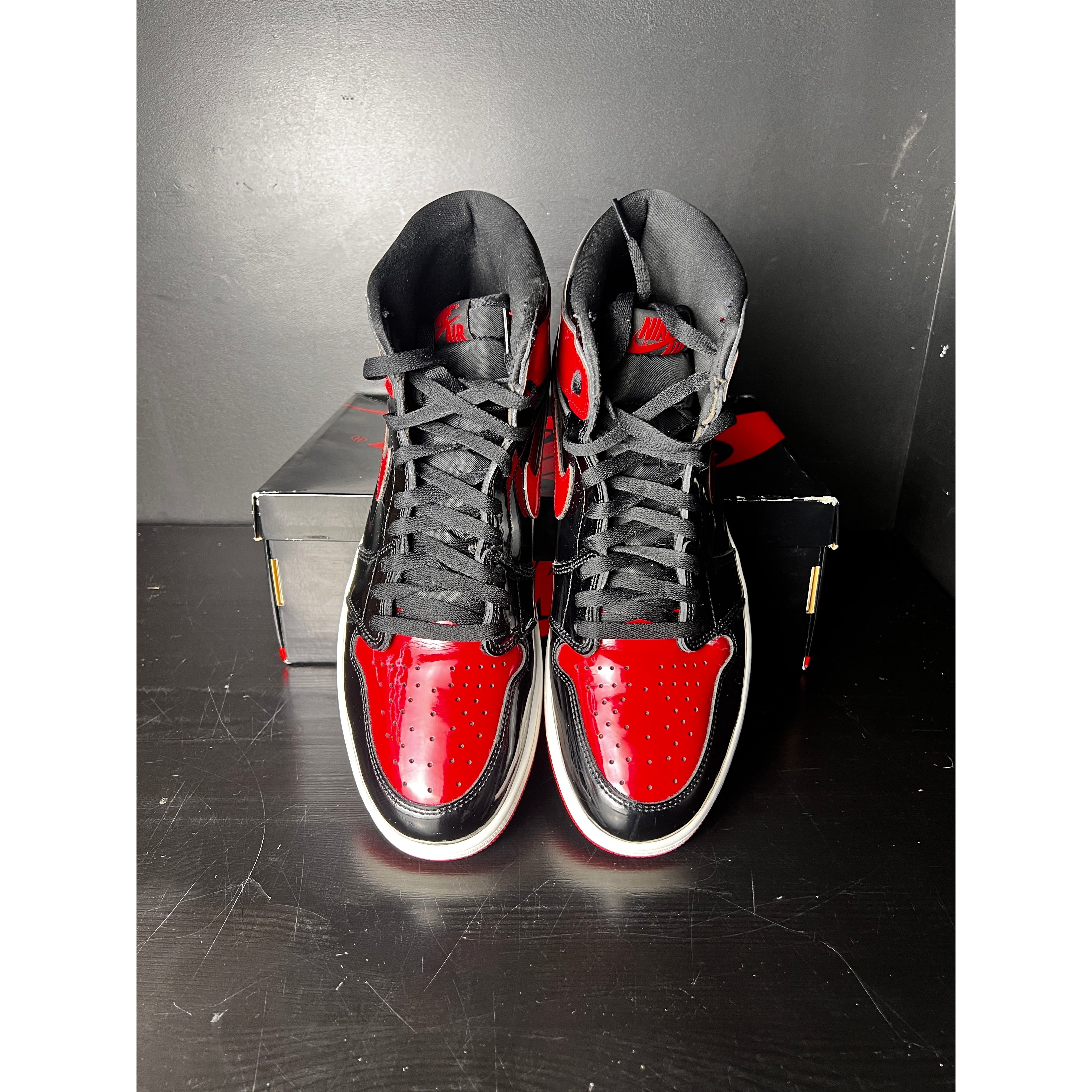 Air Jordan 1 Retro High OG "Patent Bred" **PRE-OWNED**
