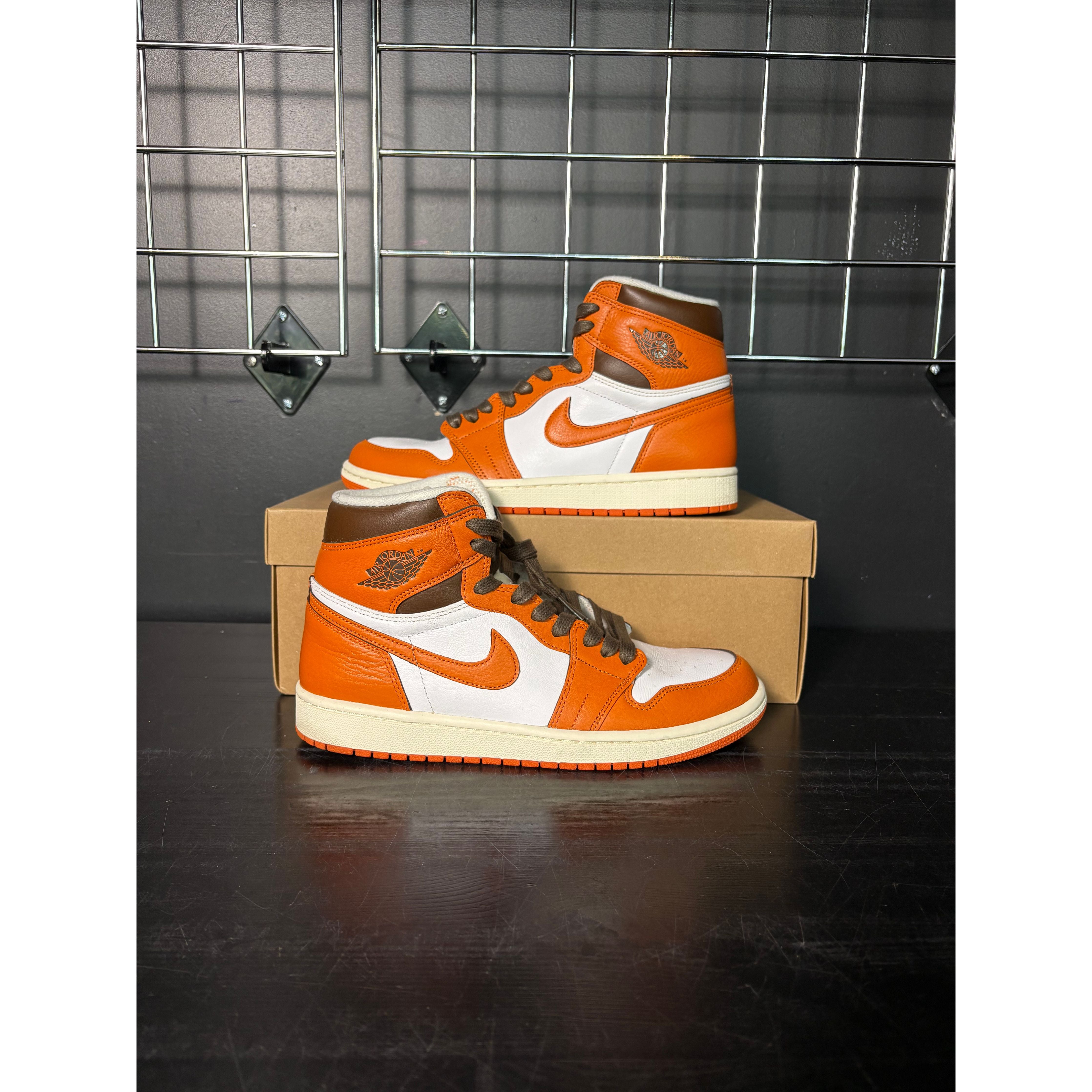 Air Jordan 1 Retro High OG "Starfish" (WMNS) **PRE-OWNED** REP. BOX