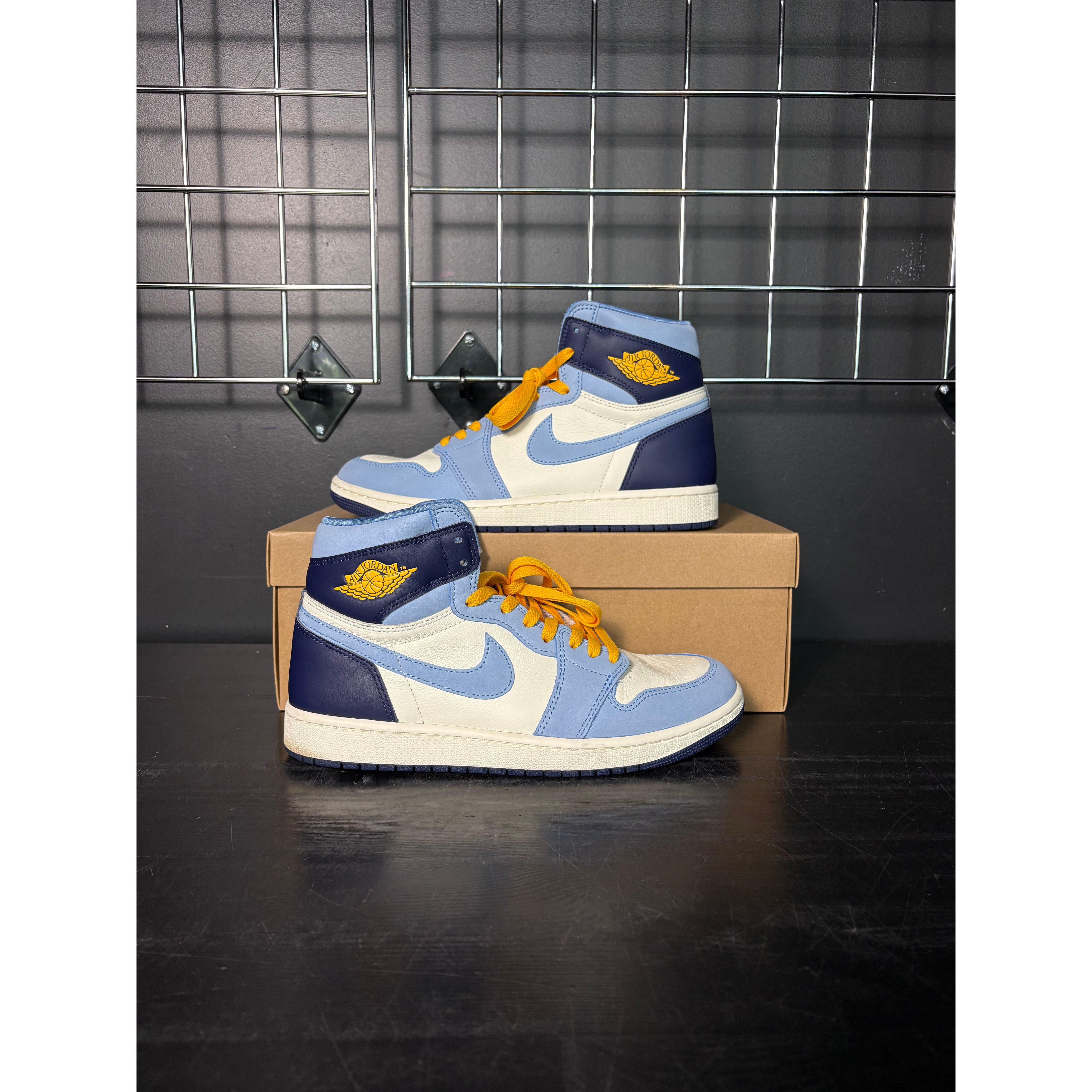 Air Jordan 1 High OG "First in Flight" (WMNS) **PRE-OWNED** REP. BOX