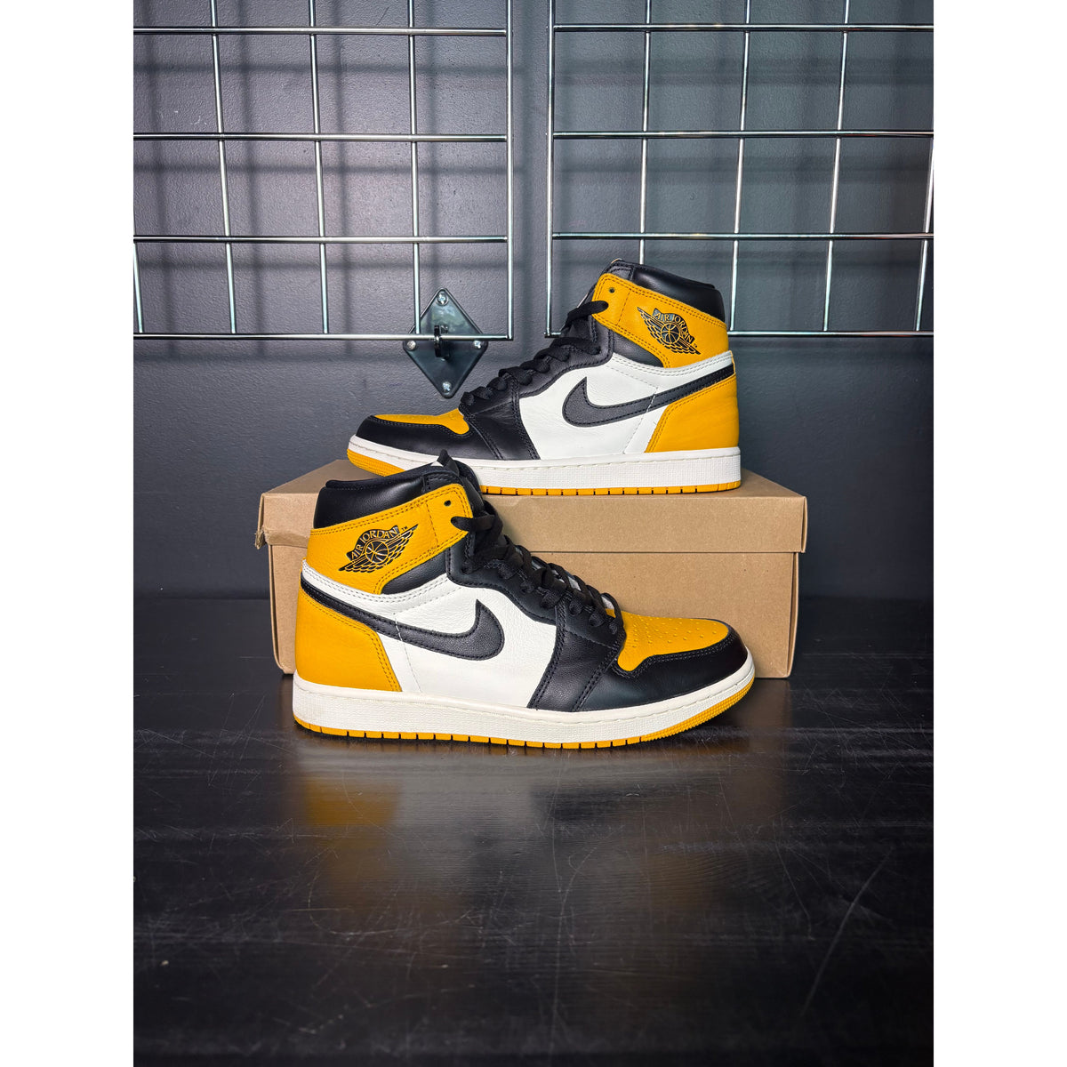 Air Jordan 1 Retro High OG "Taxi" **PRE-OWNED** REP. BOX