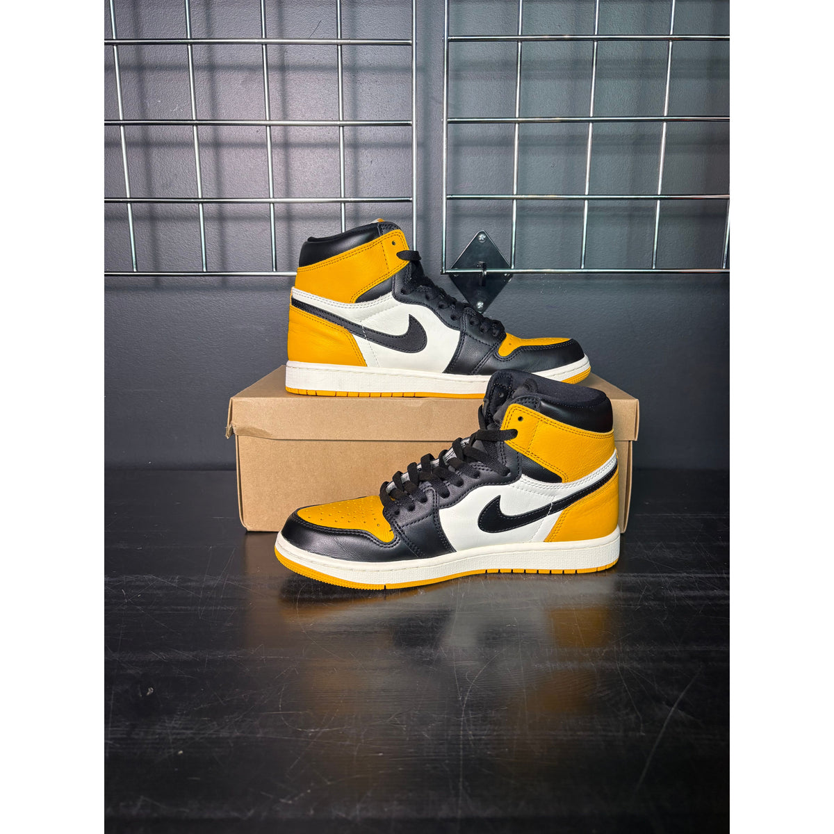 Air Jordan 1 Retro High OG "Taxi" **PRE-OWNED** REP. BOX