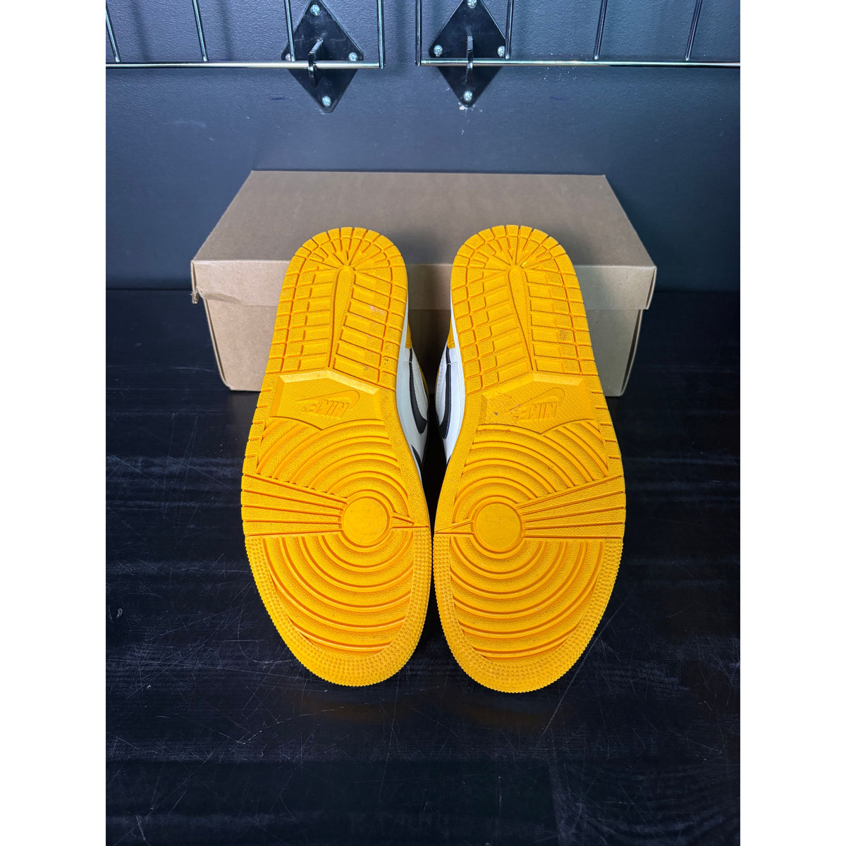 Air Jordan 1 Retro High OG "Taxi" **PRE-OWNED** REP. BOX