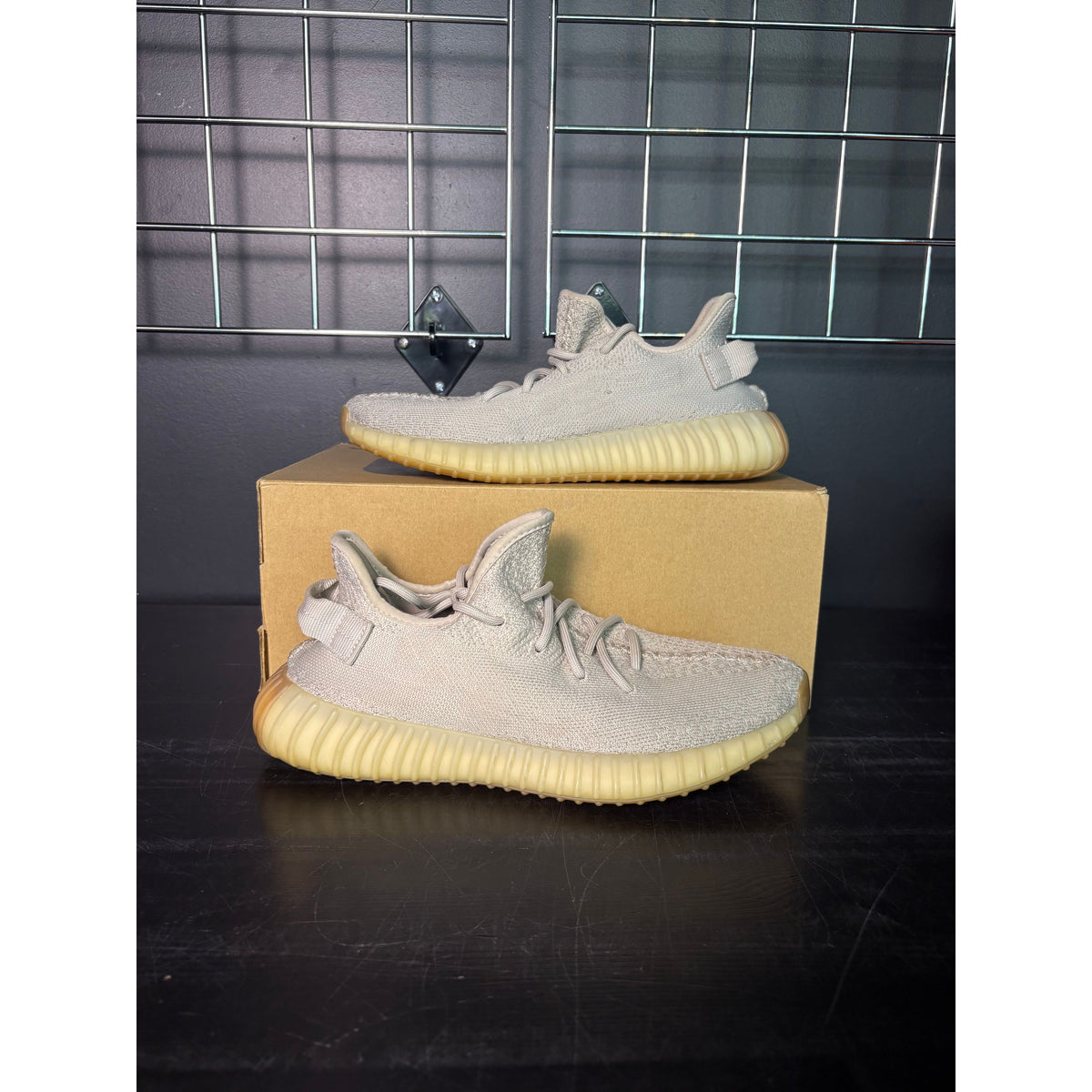 adidas Yeezy Boost 350 V2 "Sesame" (2018/2022) **PRE-OWNED**