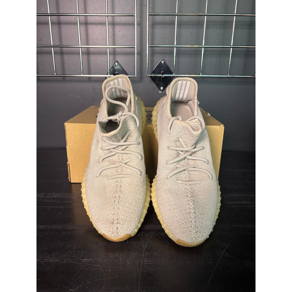 adidas Yeezy Boost 350 V2 "Sesame" (2018/2022) **PRE-OWNED**