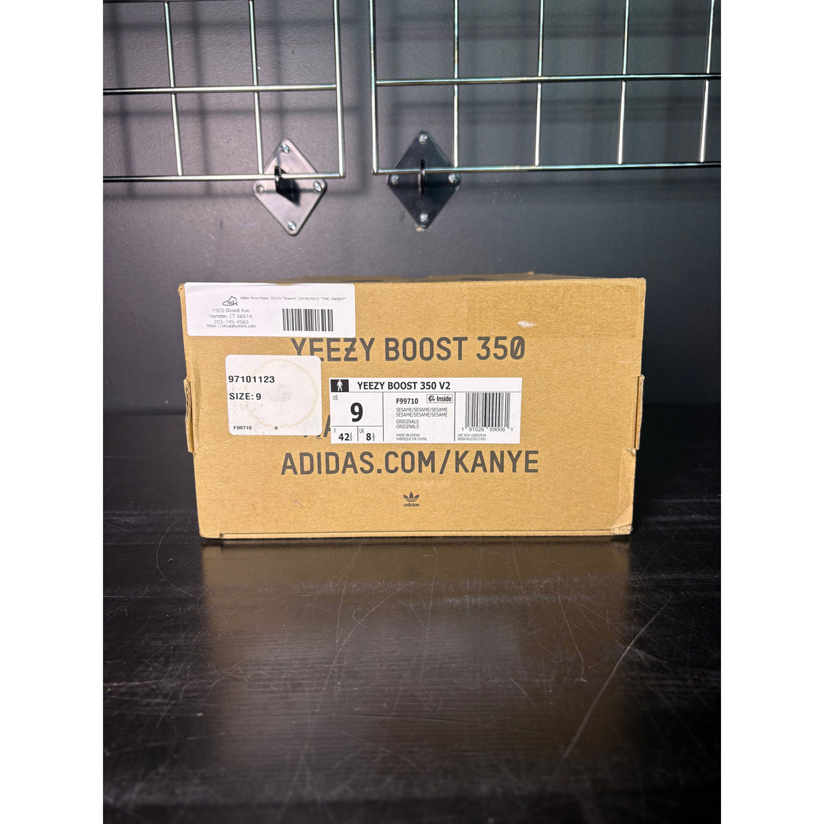 adidas Yeezy Boost 350 V2 "Sesame" (2018/2022) **PRE-OWNED**