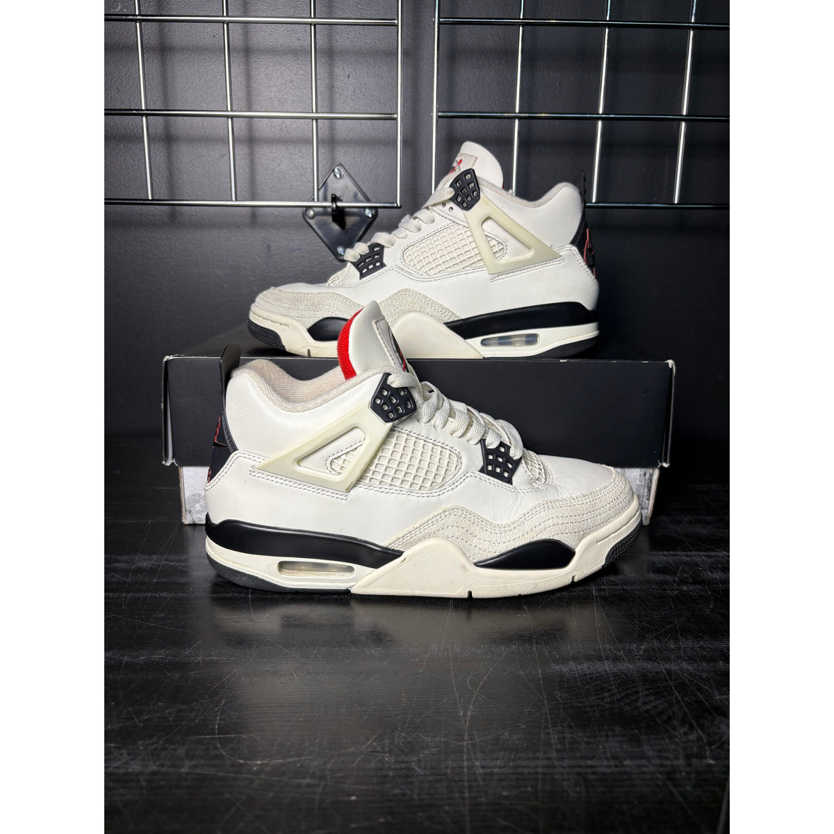 Air Jordan 4 Retro "Flight Club" **PRE-OWNED**