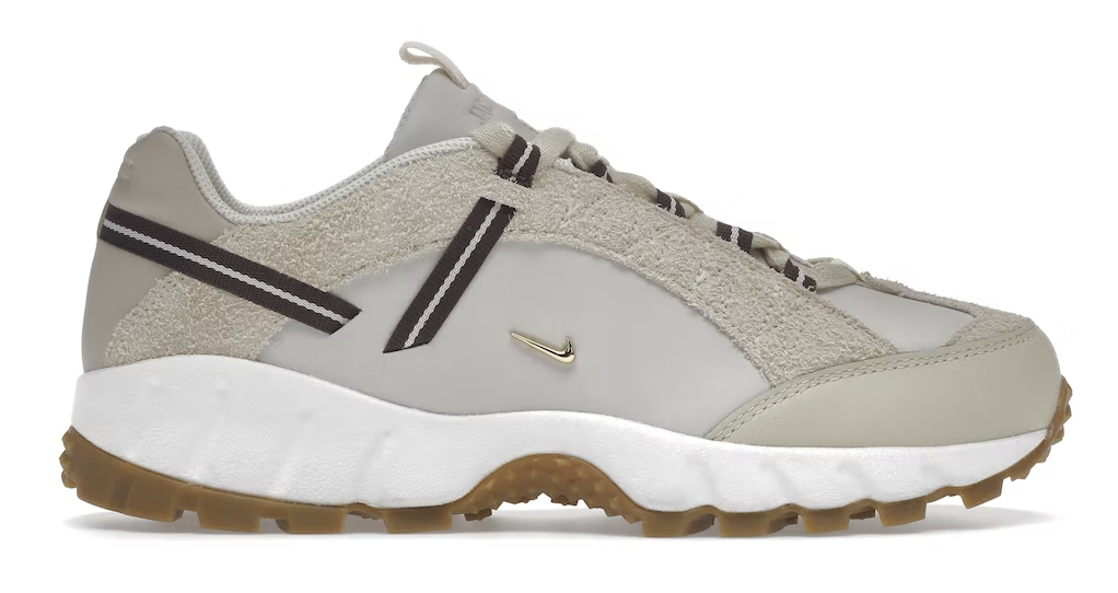 Jacquemus x Nike Air Humara LX  "Light Bone Gold" (WMNS)
